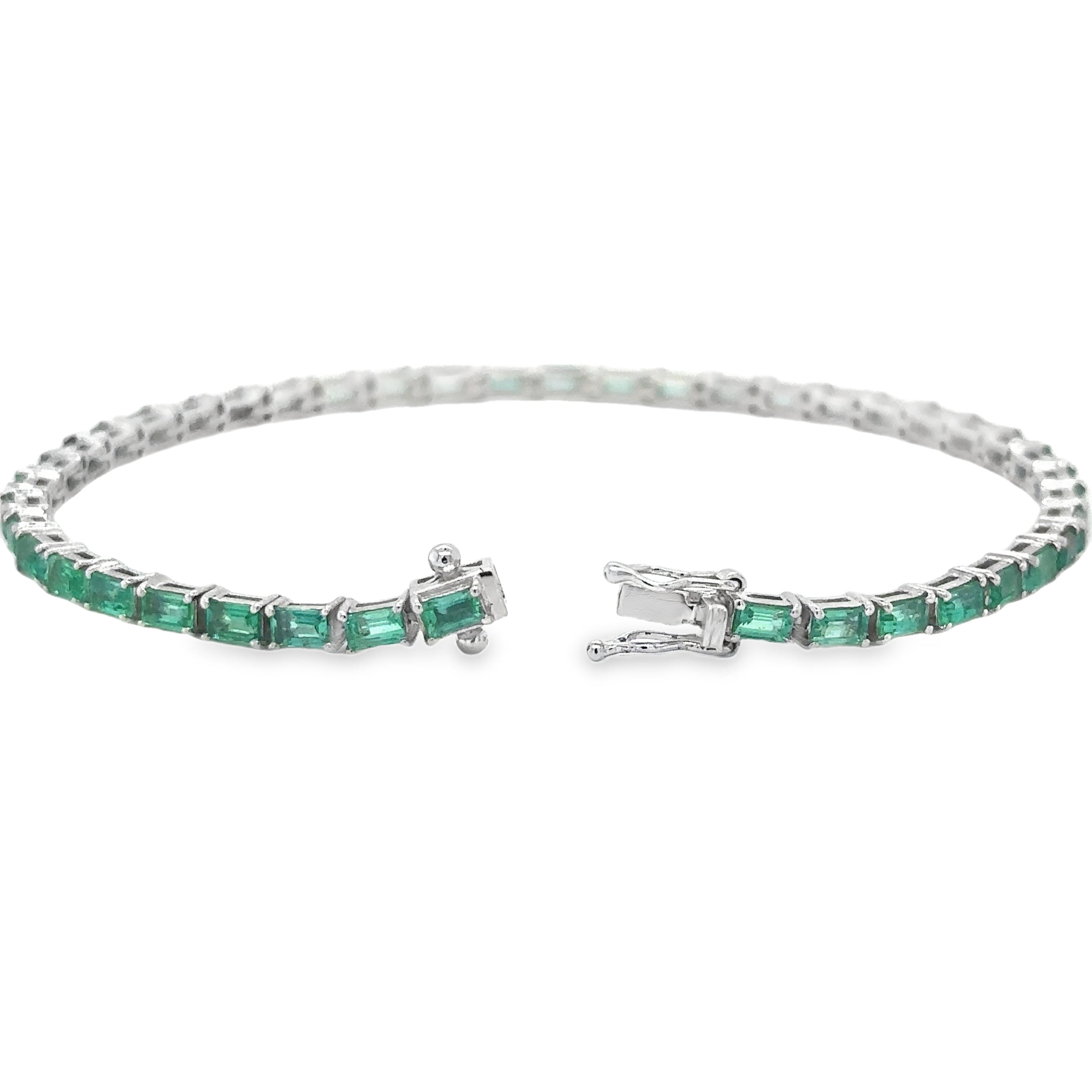 Pulsera De Oro Blanco De 14 Quilates Con Esmeralda Baguette 4.13 Ct.