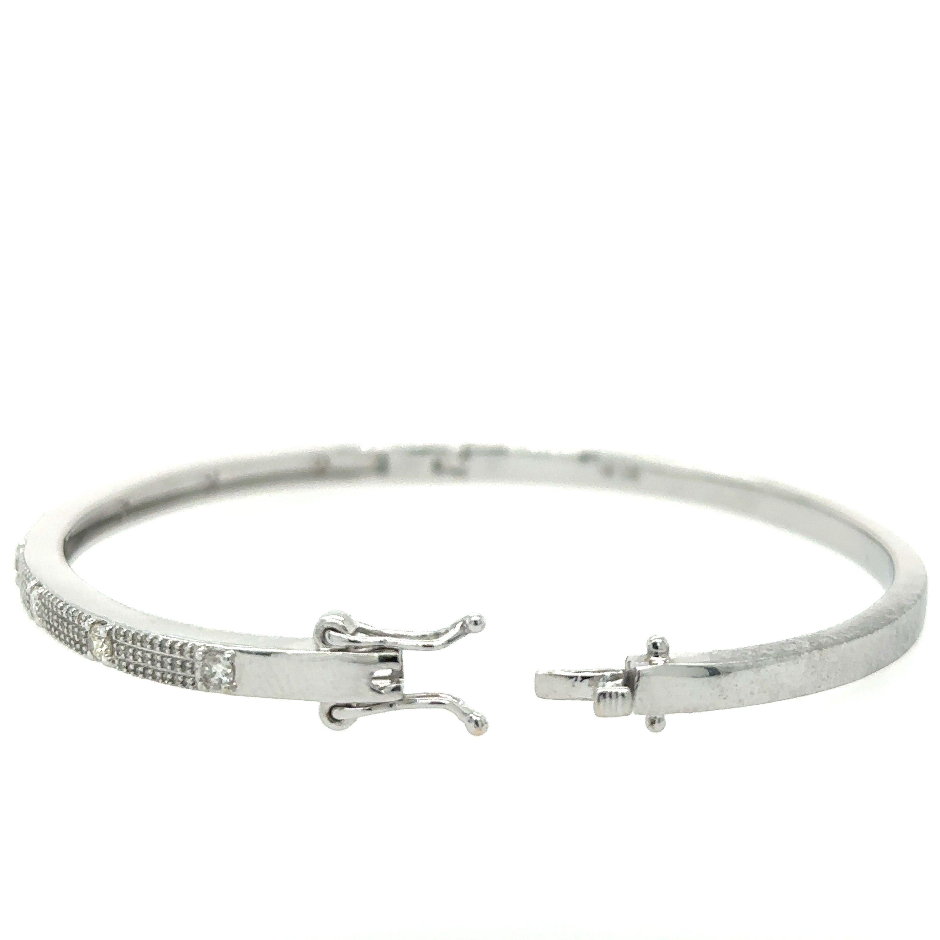 Brazalete De Diamantes De Oro Blanco De 14 Kt 0.69 Ct.