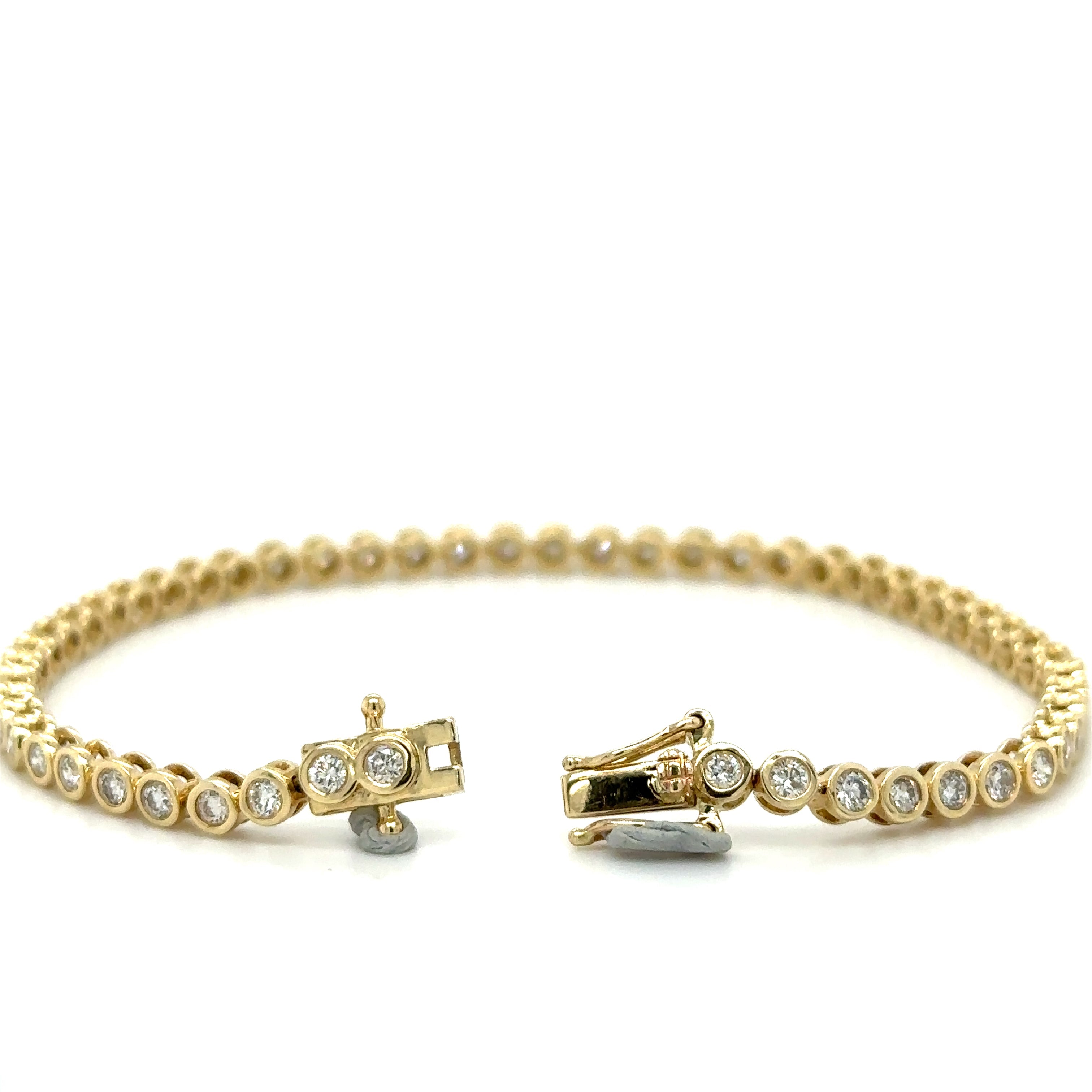 Brazalete Tenis Con Bisel De Diamantes 2 Ct.