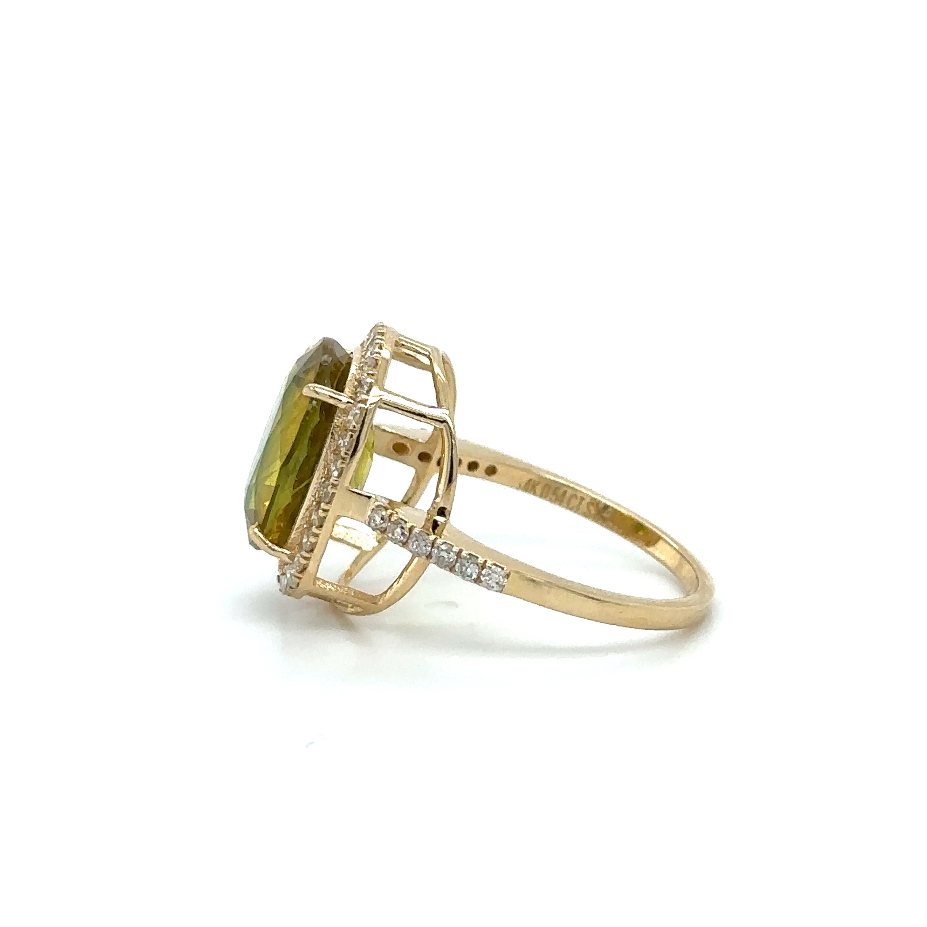 Anillo De Zafiro Inclinado De Oro Amarillo Con Diamantes 10.75 Ct.