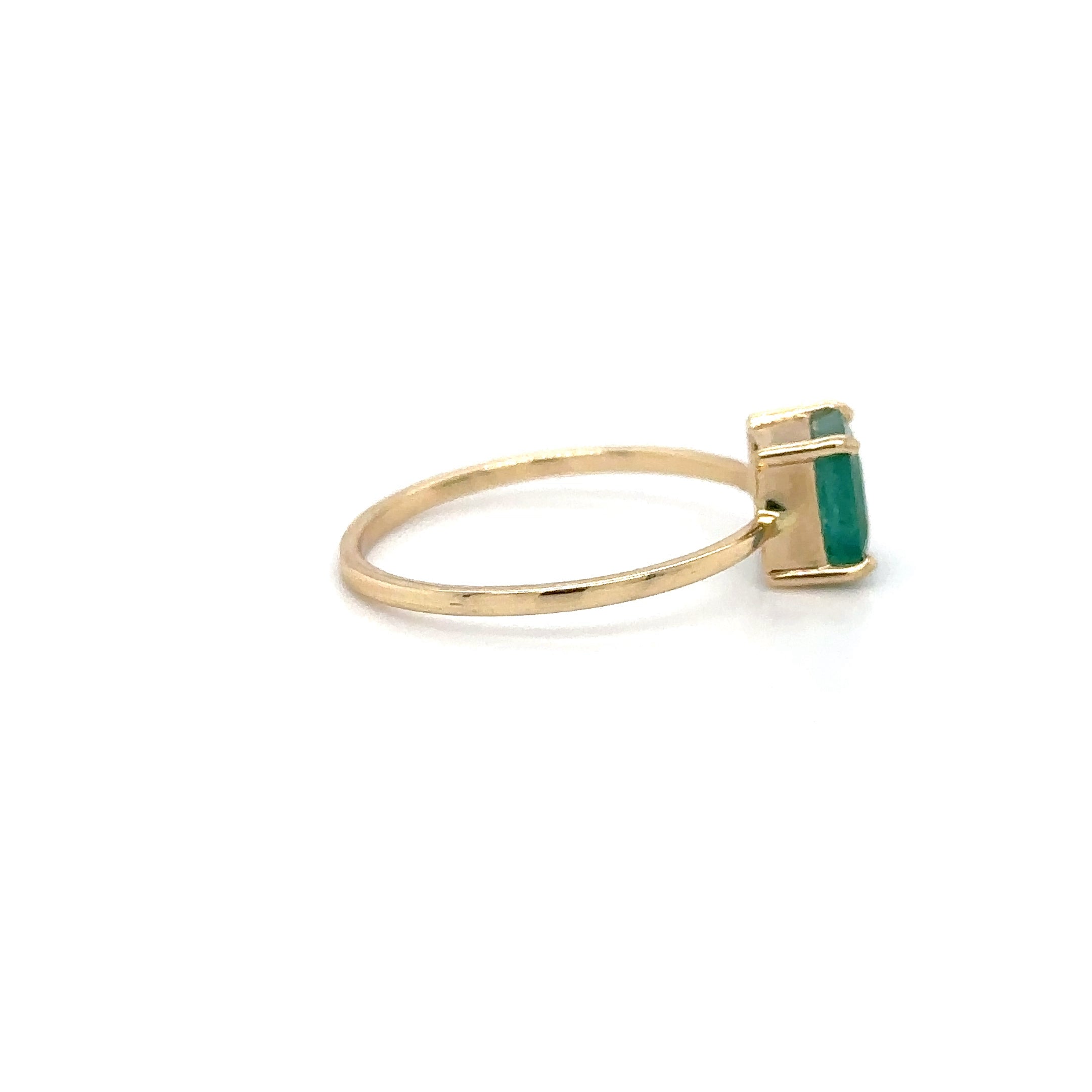 Anillo De Oro Amarillo De 14 Quilates Con Esmeralda 2.03 Ct.