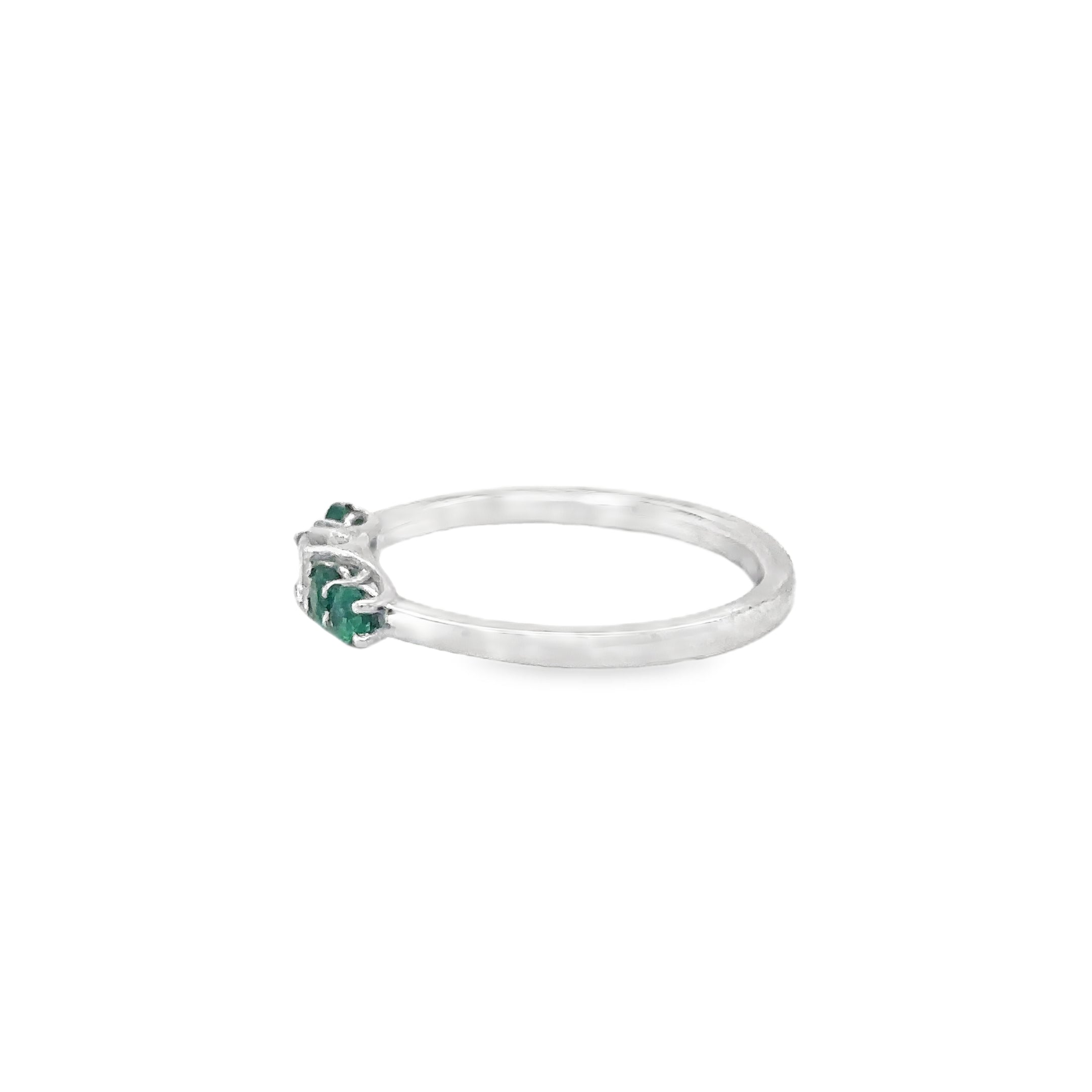 Anillo De Oro Blanco De 18 K Con Esmeraldas Y Diamantes