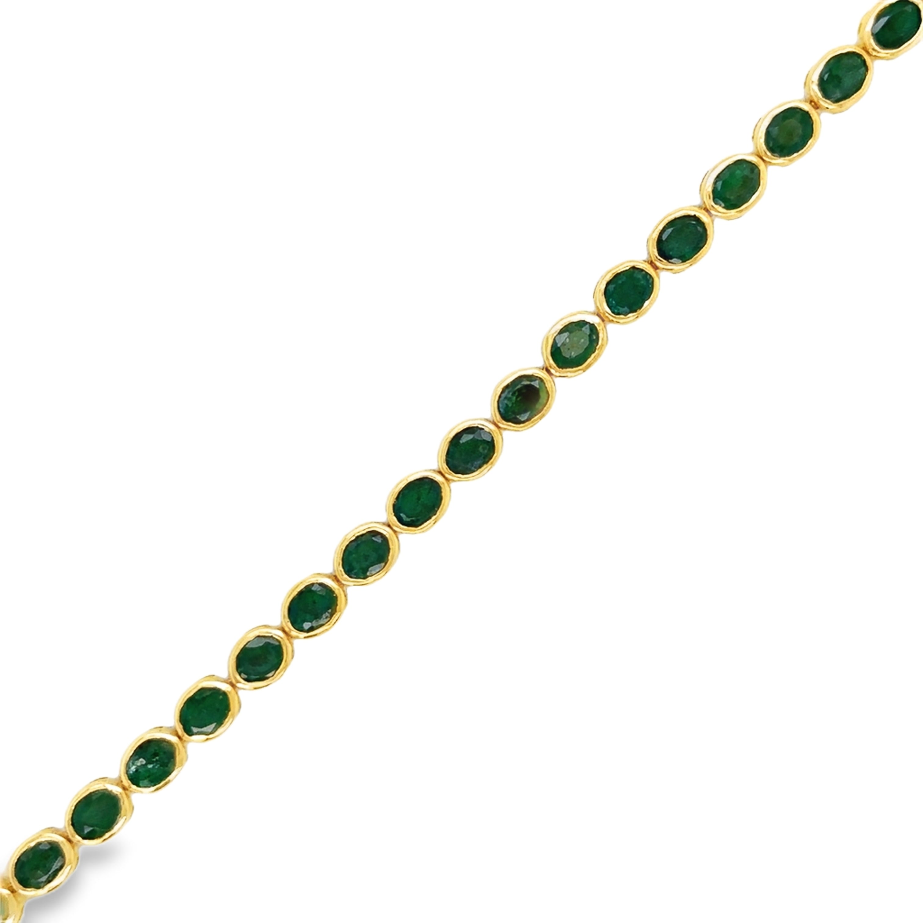 Pulsera De Esmeralda Biselada En Forma Ovalada De Oro Amarillo De 14 Kt 6.7 Ct.