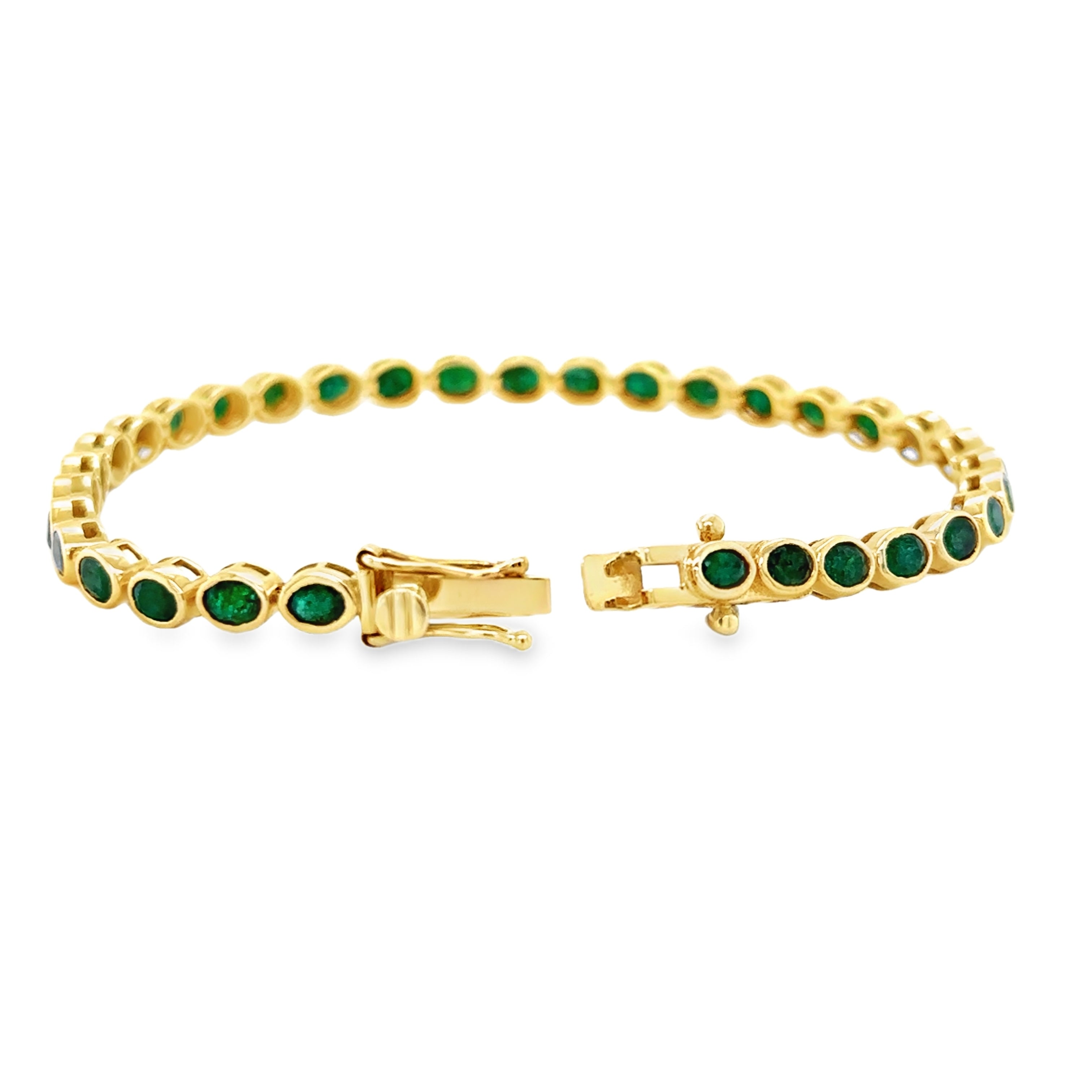 Pulsera De Esmeralda Biselada En Forma Ovalada De Oro Amarillo De 14 Kt 6.7 Ct.