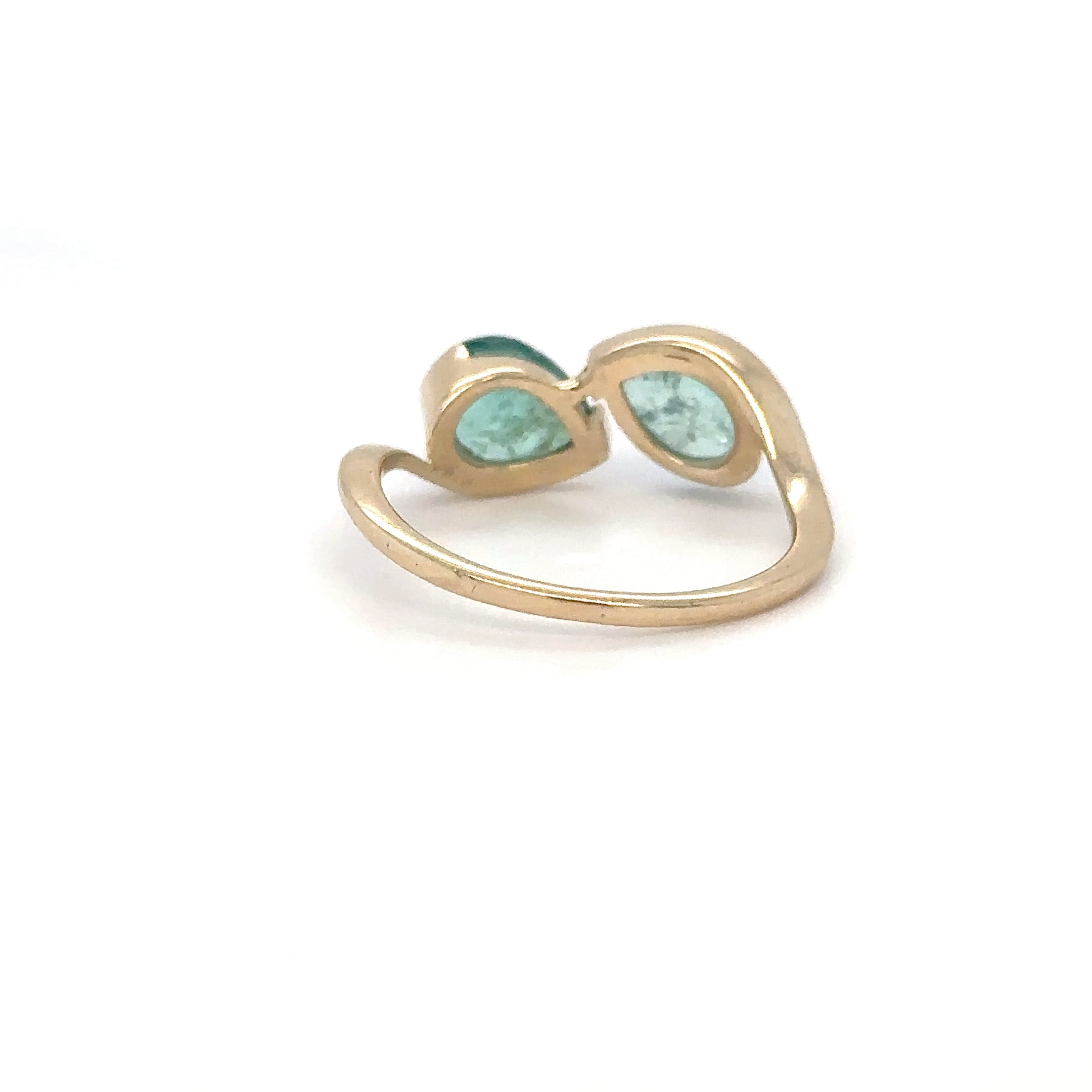 Anillo De Oro Amarillo De 14 Quilates Con Esmeralda 1.88 Ct.