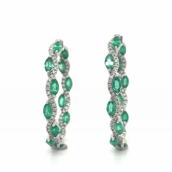 Pendiente Aro De Oro Blanco De 18 Quilates Con Esmeraldas Y Diamantes 5.28 Ct.