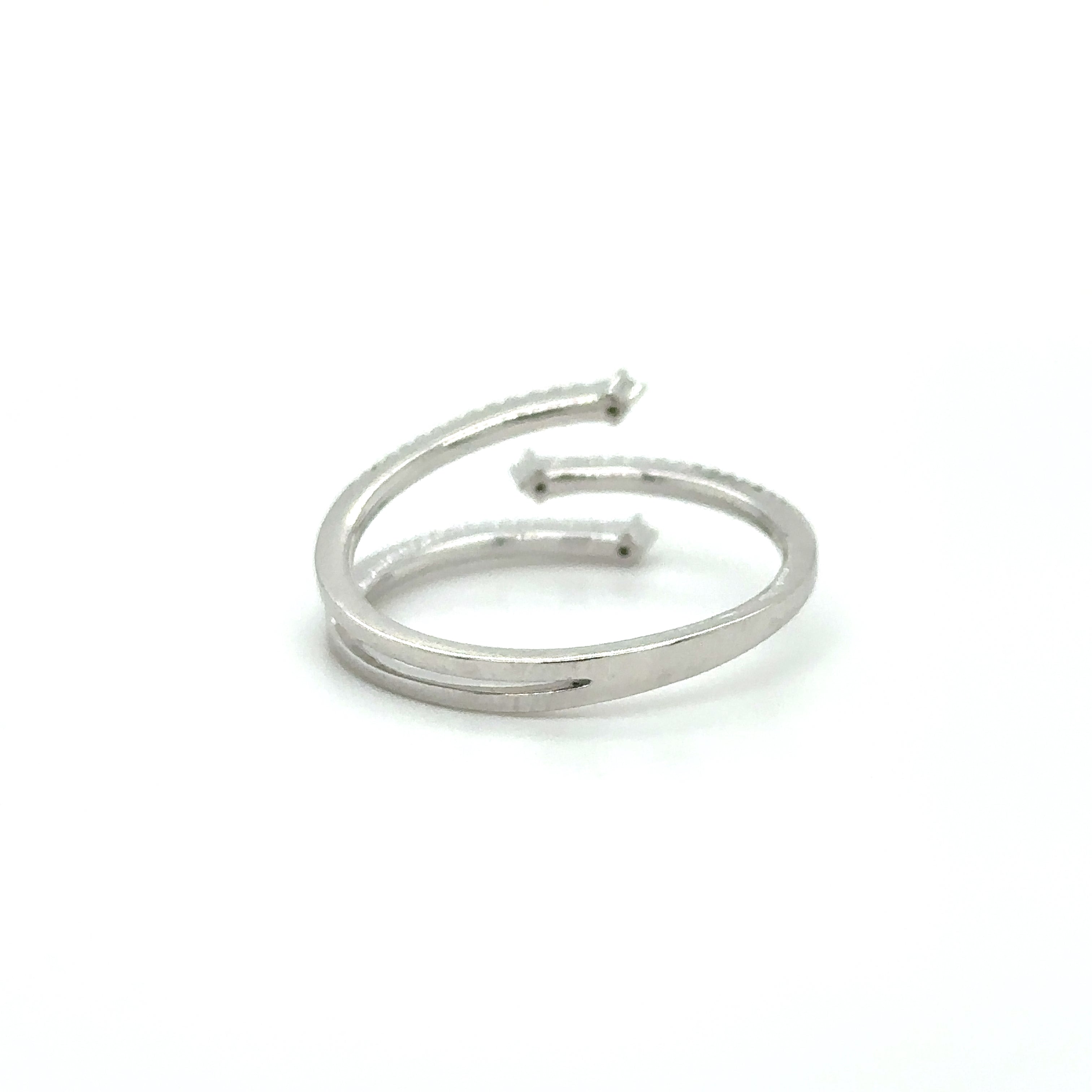 Anillo De Oro Blanco Con Diamantes 0.15 Ct.