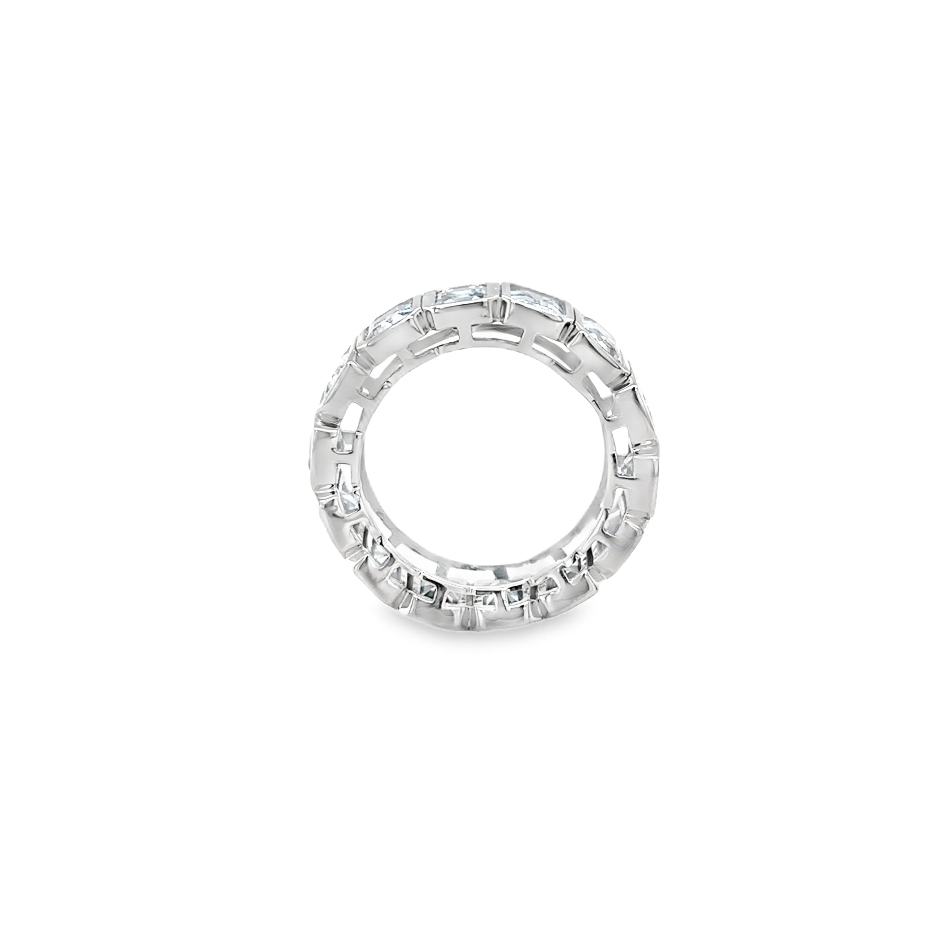 Anillo De Eternidad De Aguamarina De Corte Esmeralda De Oro Blanco De 14Kt 6.46 Ct.