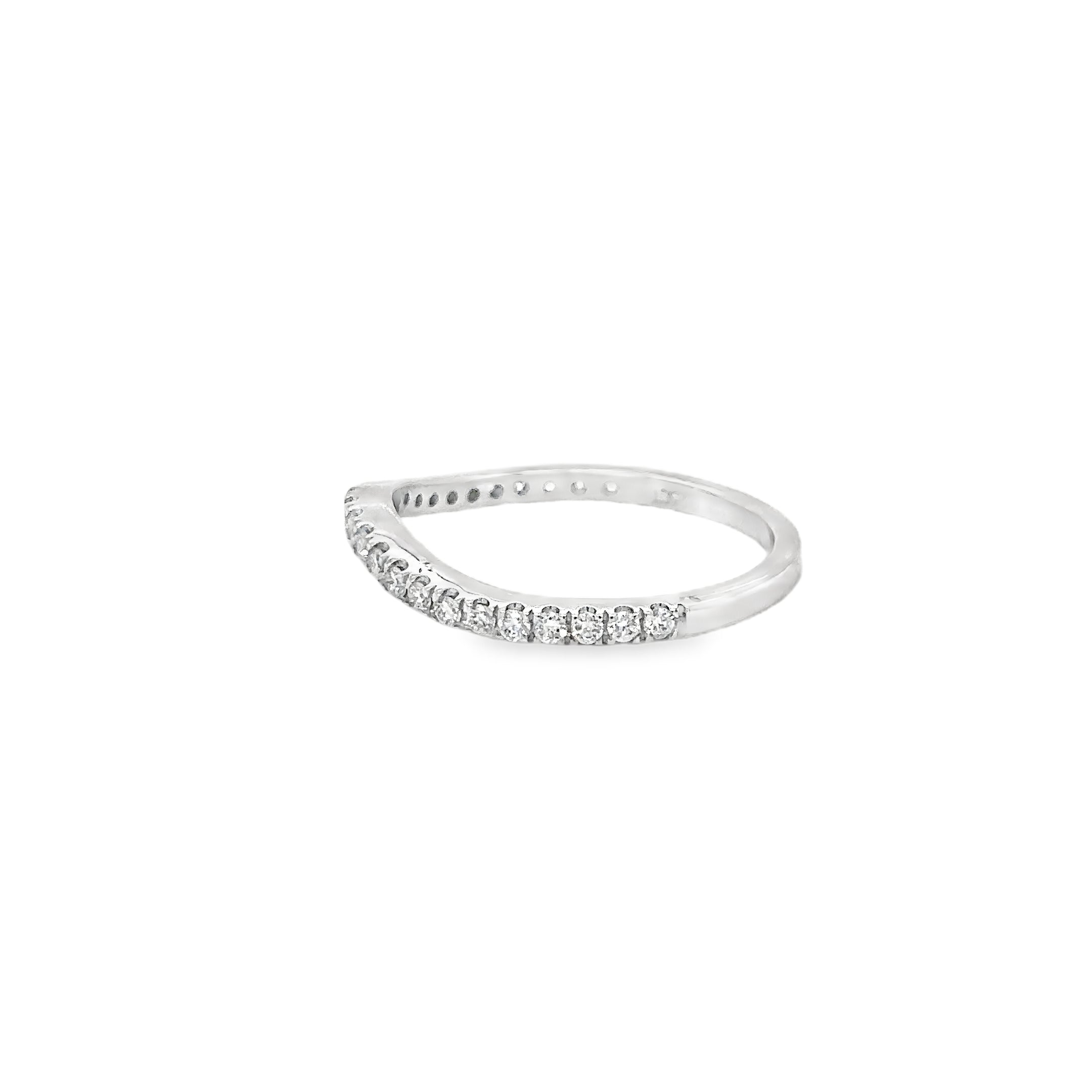 Anillo De Oro Blanco De 14K Con Diamantes Media Banda 0.25 Ct.