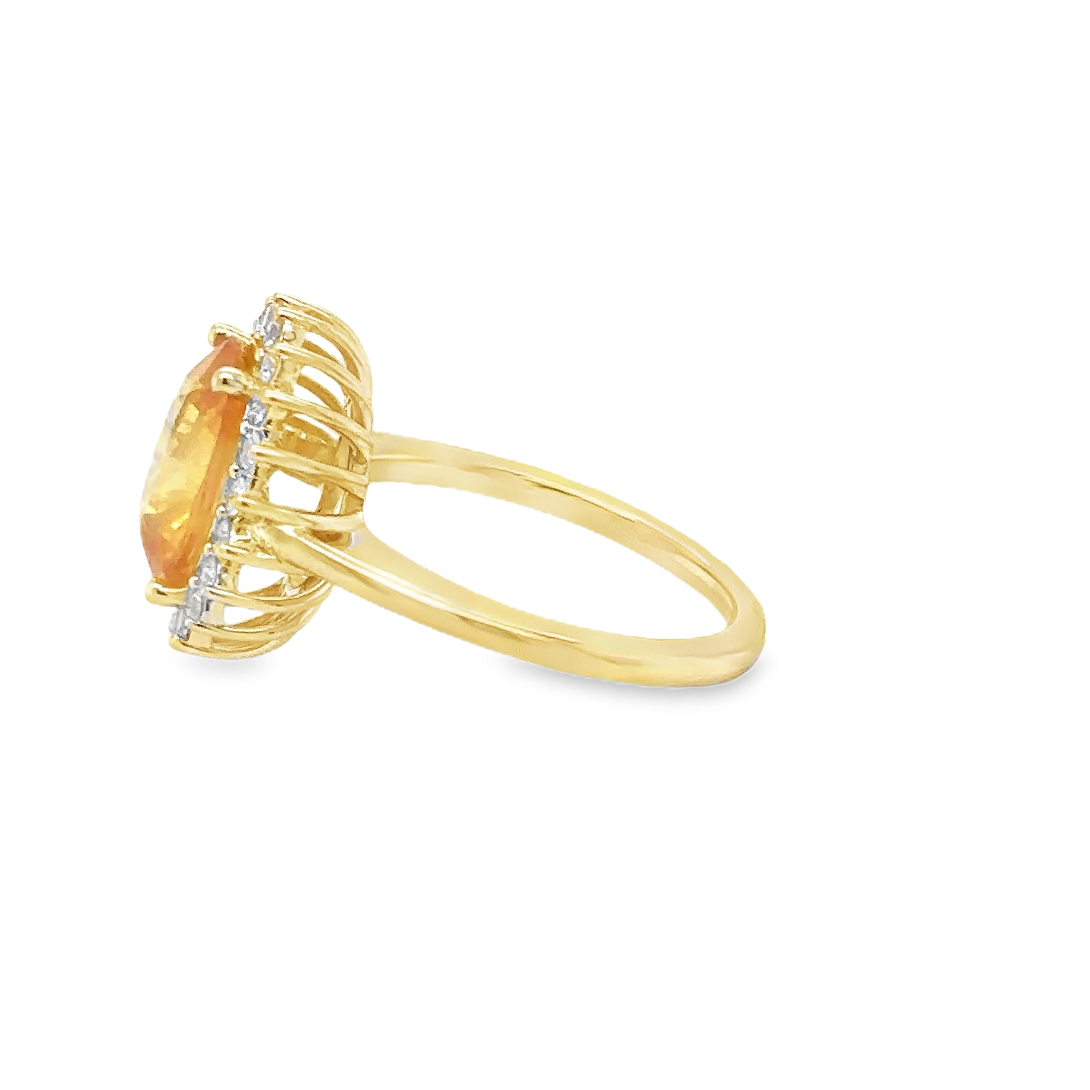 Anillo De Oro Amarillo De 14 Quilates Zafiro Amarillo Y Diamantes 4.6 Ct.