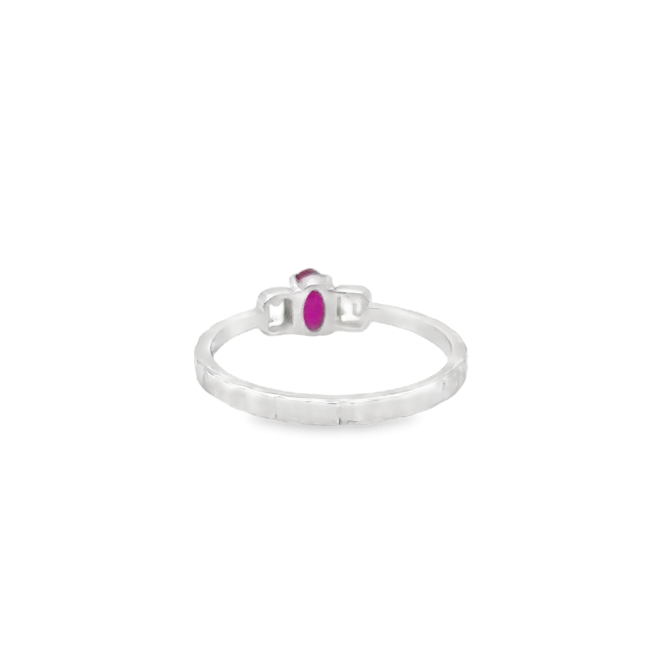 Anillo Oro Amarillo De 18 Quilates Rubí Y Diamantes 0.5 Ct.
