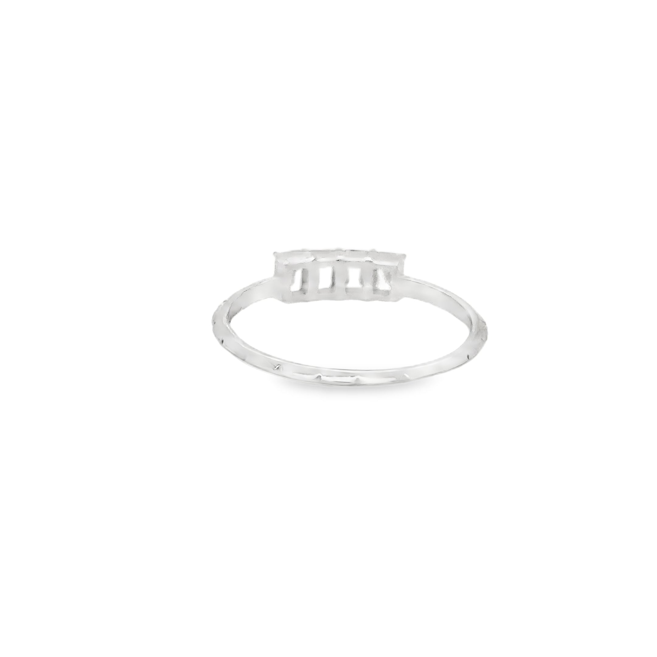 Anillo De Diamantes Baguette De Oro Blanco De 14 Kt 0.46 Ct.