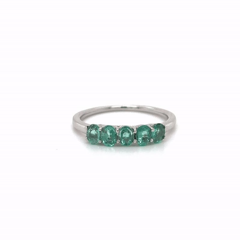 Anillo De Oro Blanco De 18 Quilates Con Esmeralda 0.72 Ct.
