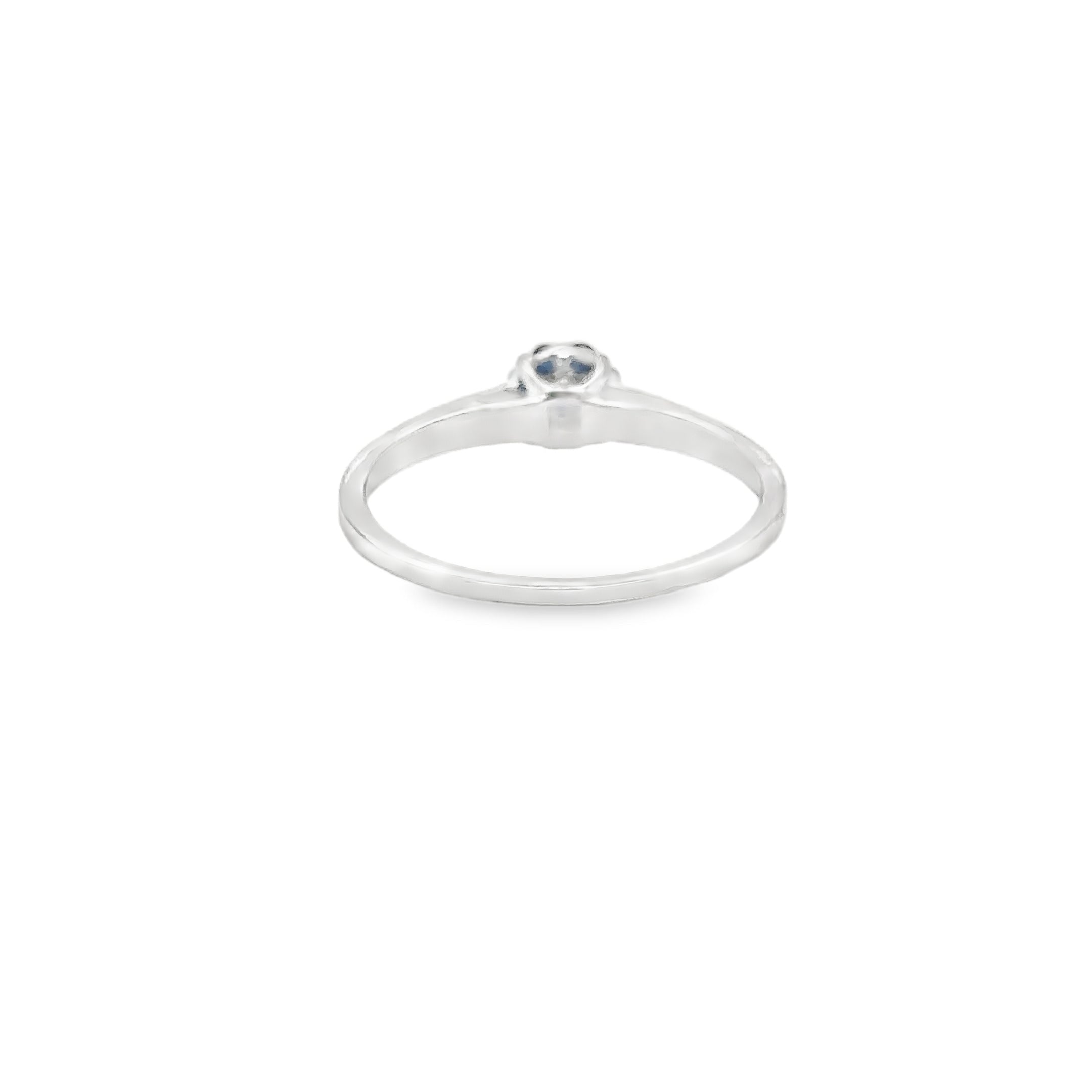 Anillo De Oro Blanco De 18 Quilates Zafiro Azul 0.23 Ct.