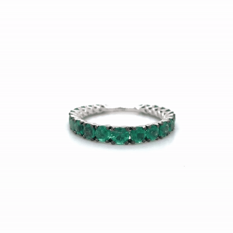 Anillo De Oro Blanco De 18 Quilates Con Esmeralda 1.68 Ct.