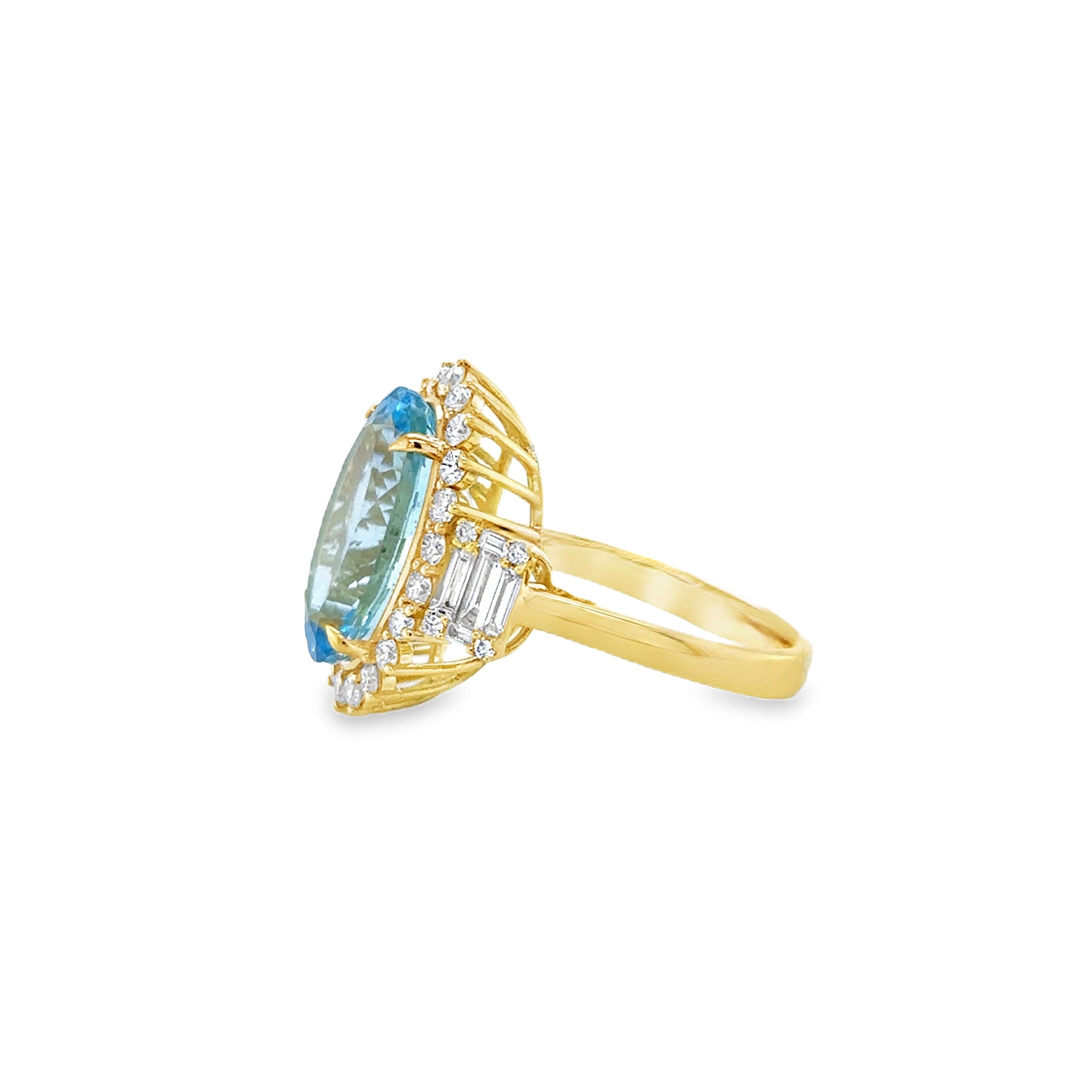 Anillo De Oro Amarillo De 14K Aguamarina Y Diamantes 7.74 Ct.