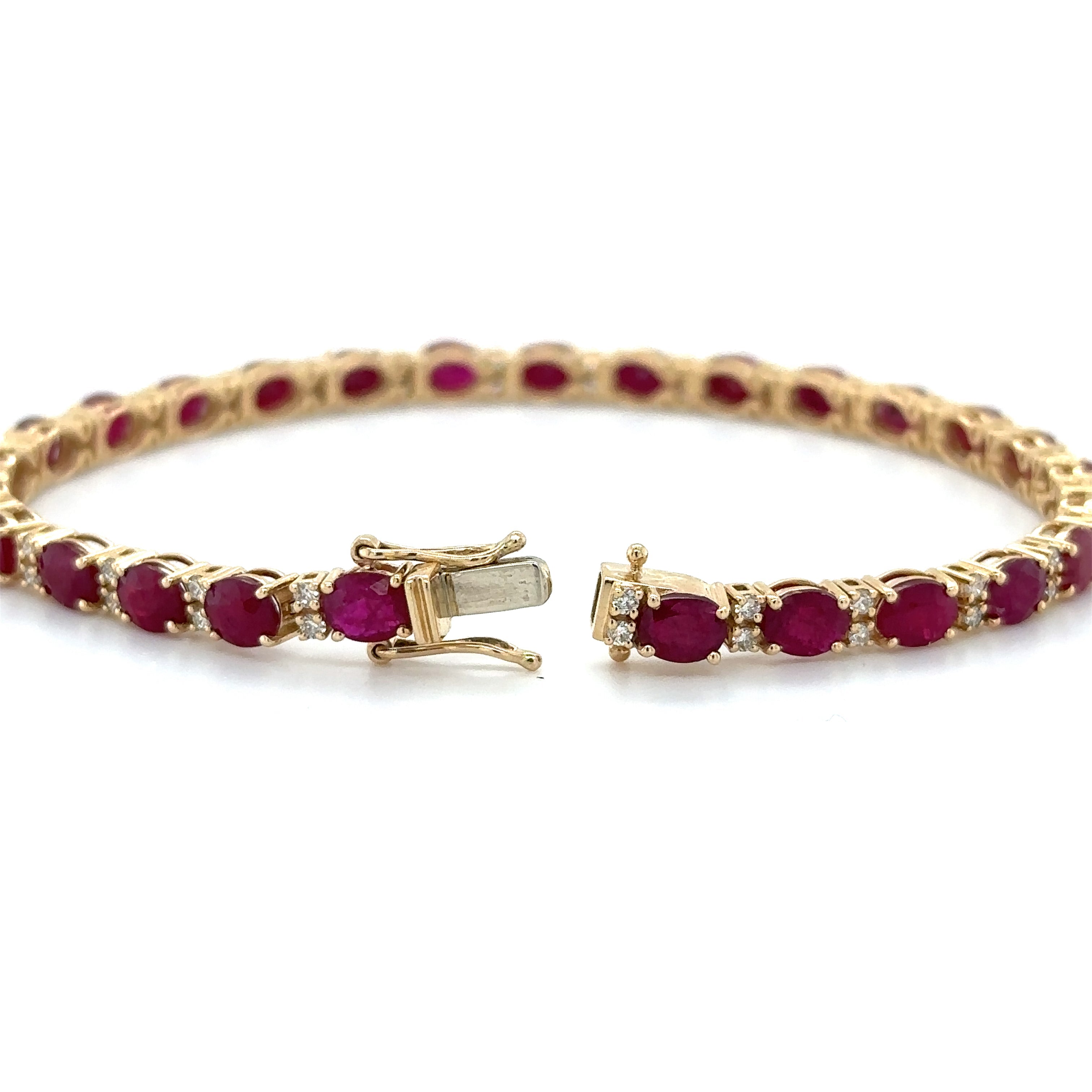 Pulsera De Oro Amarillo De 14 Quilates Con Rubíes Y Diamantes 10.9 Ct.