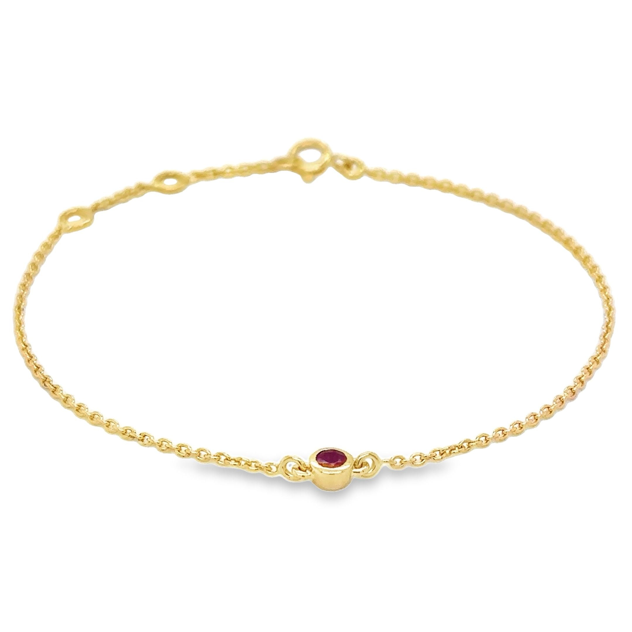 Pulsera De Cadena Con Bisel De Rubí En Oro Amarillo De 14 K De 0.16 TCW.