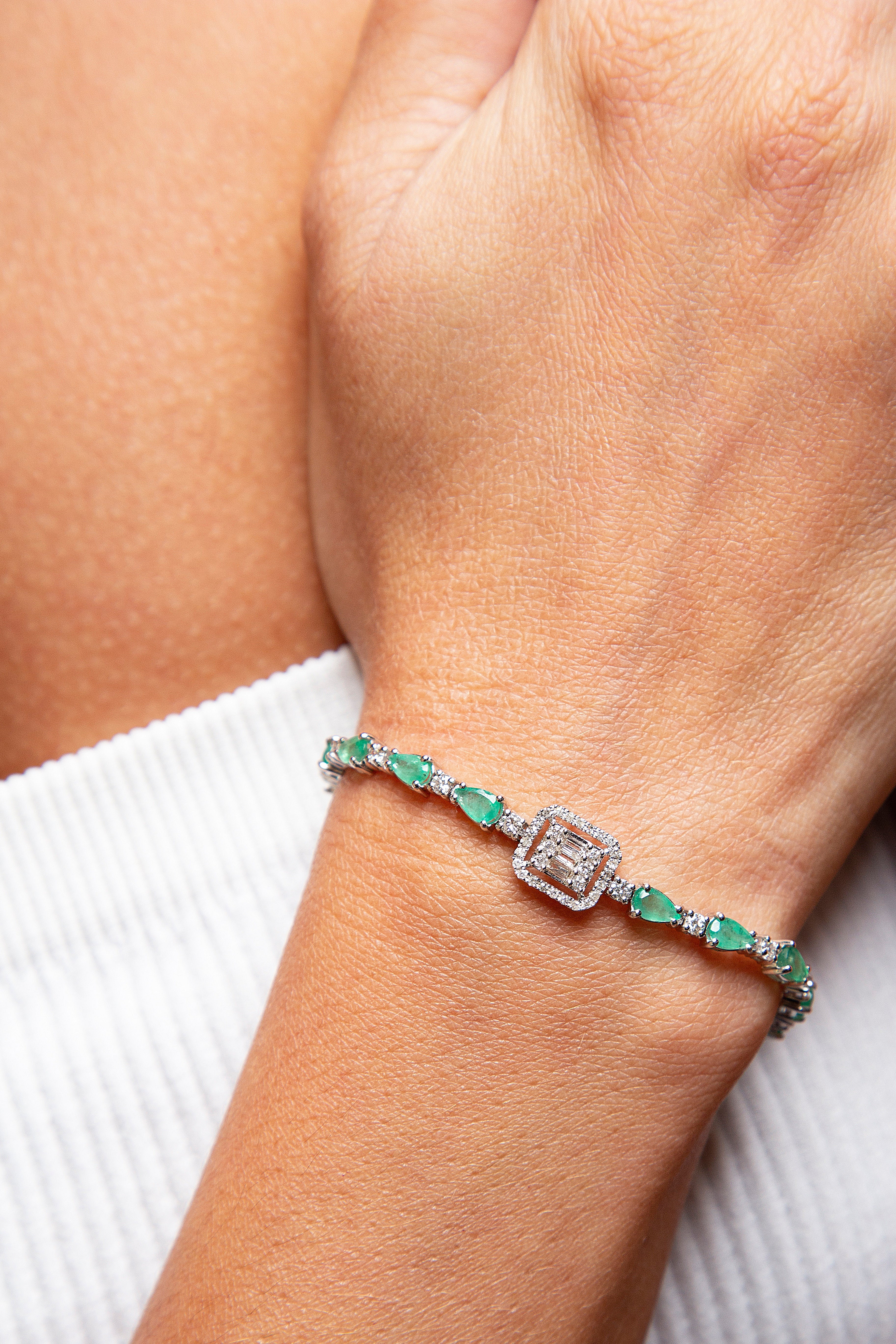 Pulsera Multi Shape Diamante Esmeralda Oro Blanco 14K 3.7 ct.