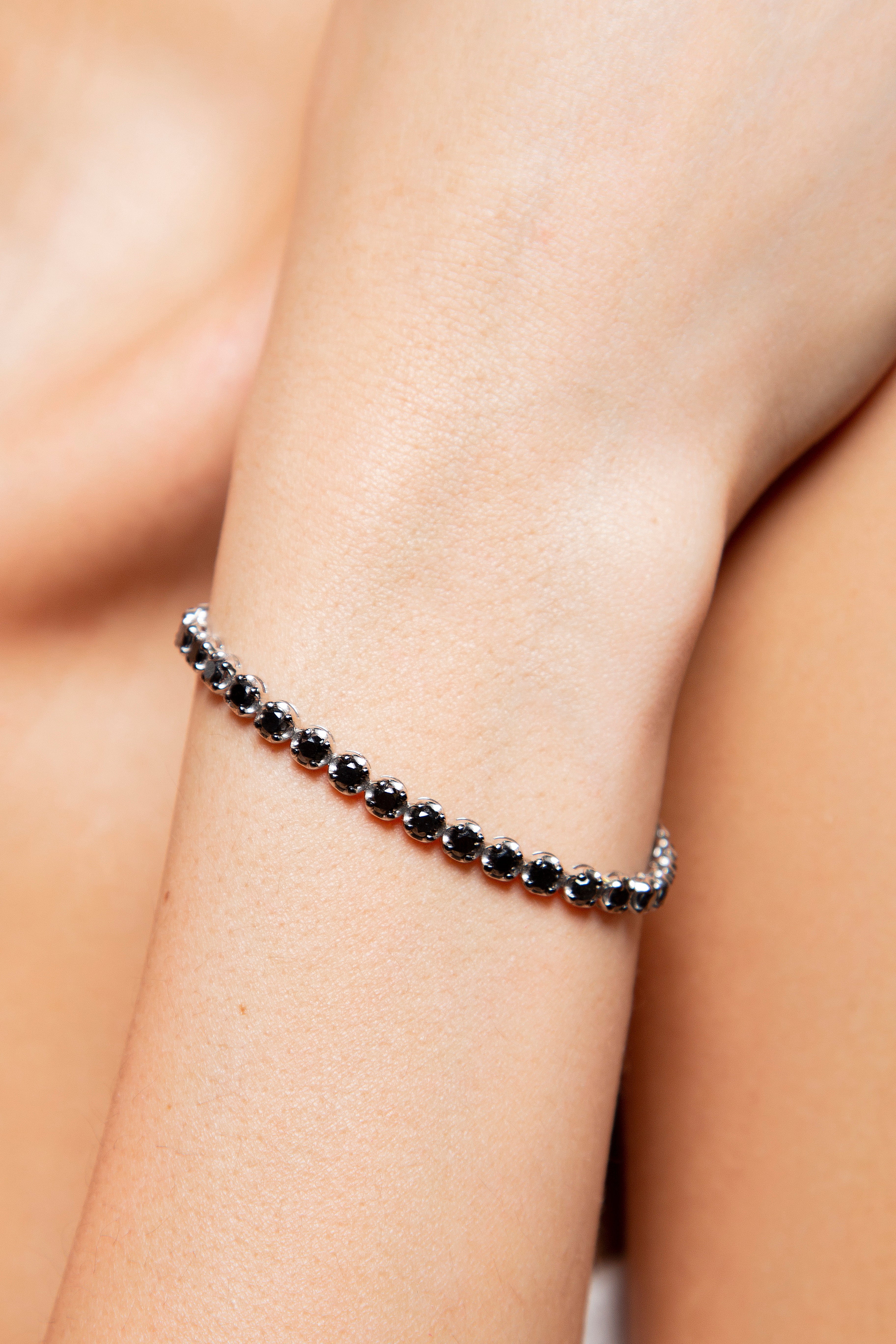 Pulsera Bezel Diamante Negro Oro Blanco 14K 6 ct.