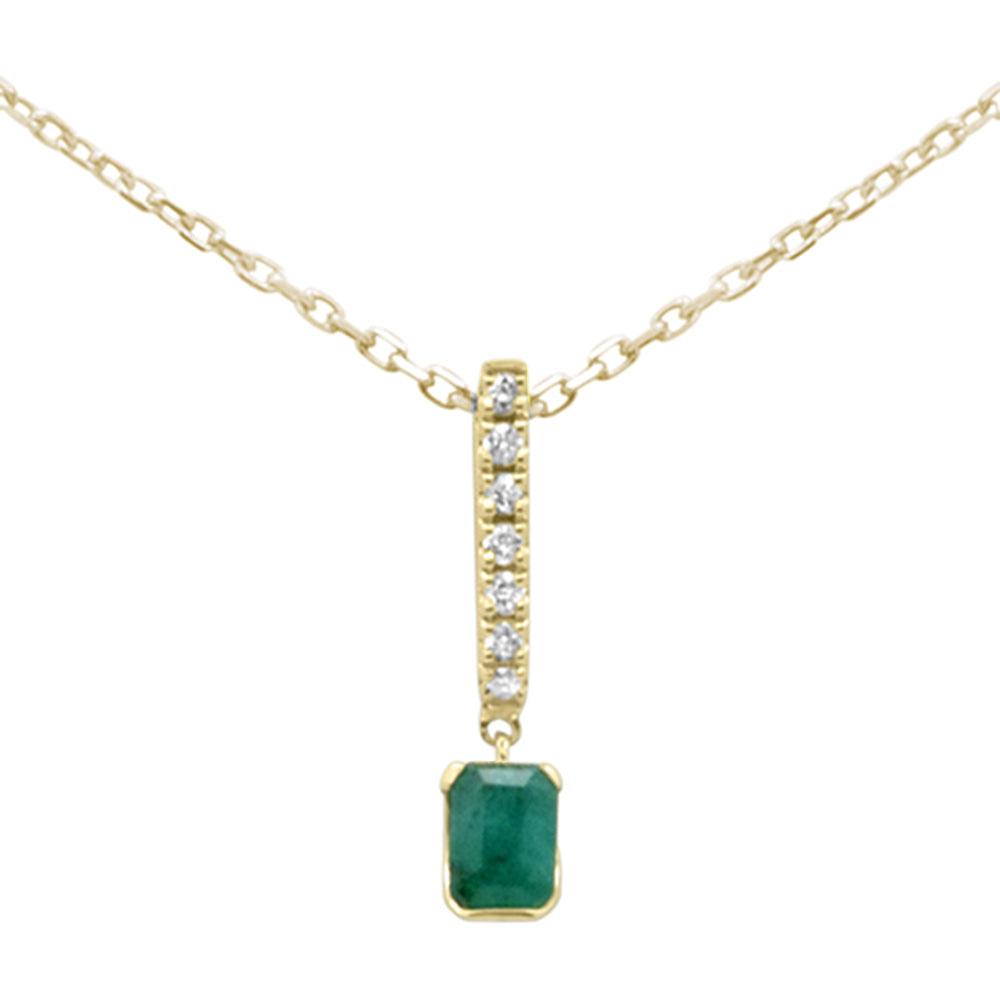 Collar Cadena Pendant De Esmeralda Y Diamante Y Piedra Preciosa En Oro Amarillo De 14K .27Ct