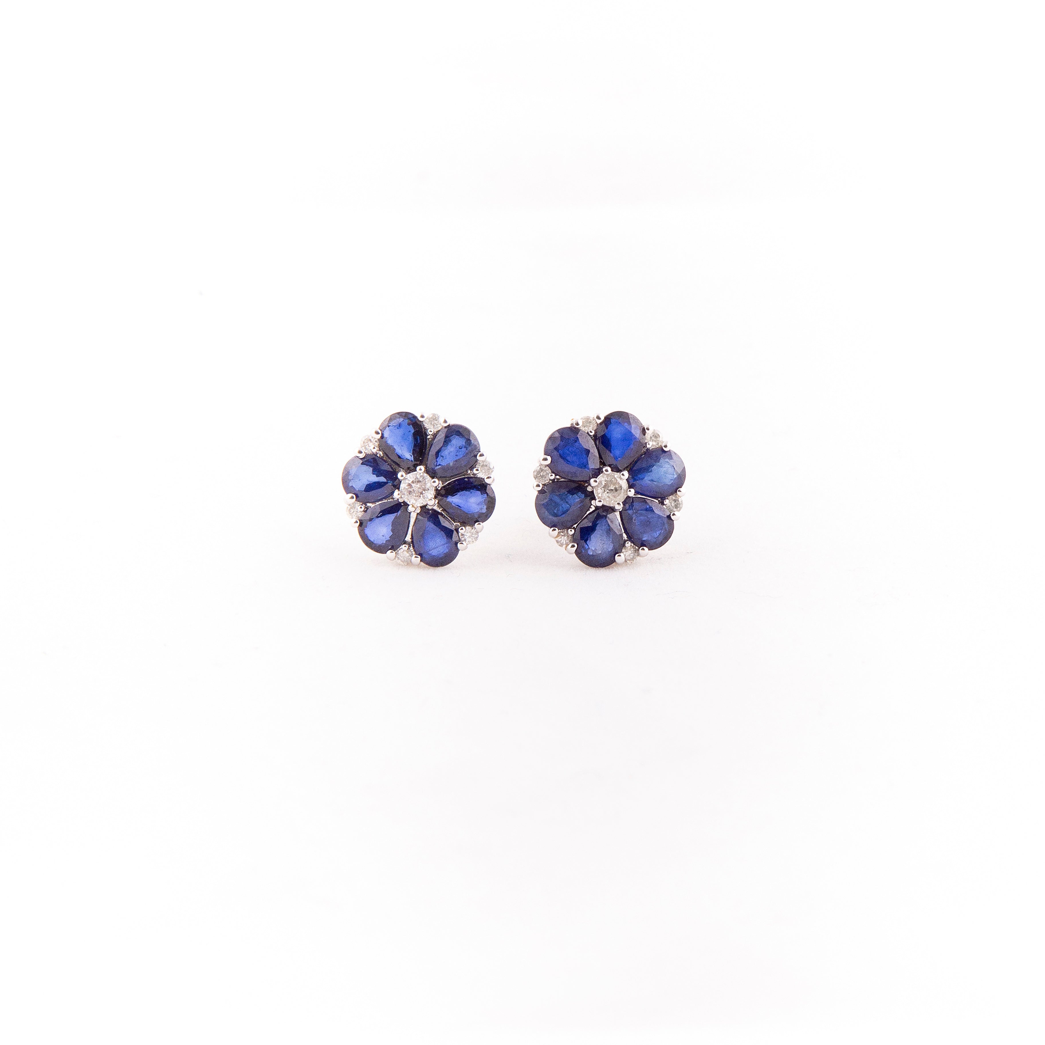 Aretes Studs Flor Diamante Zafiro Oro Blanco 14K 4.55 ct.