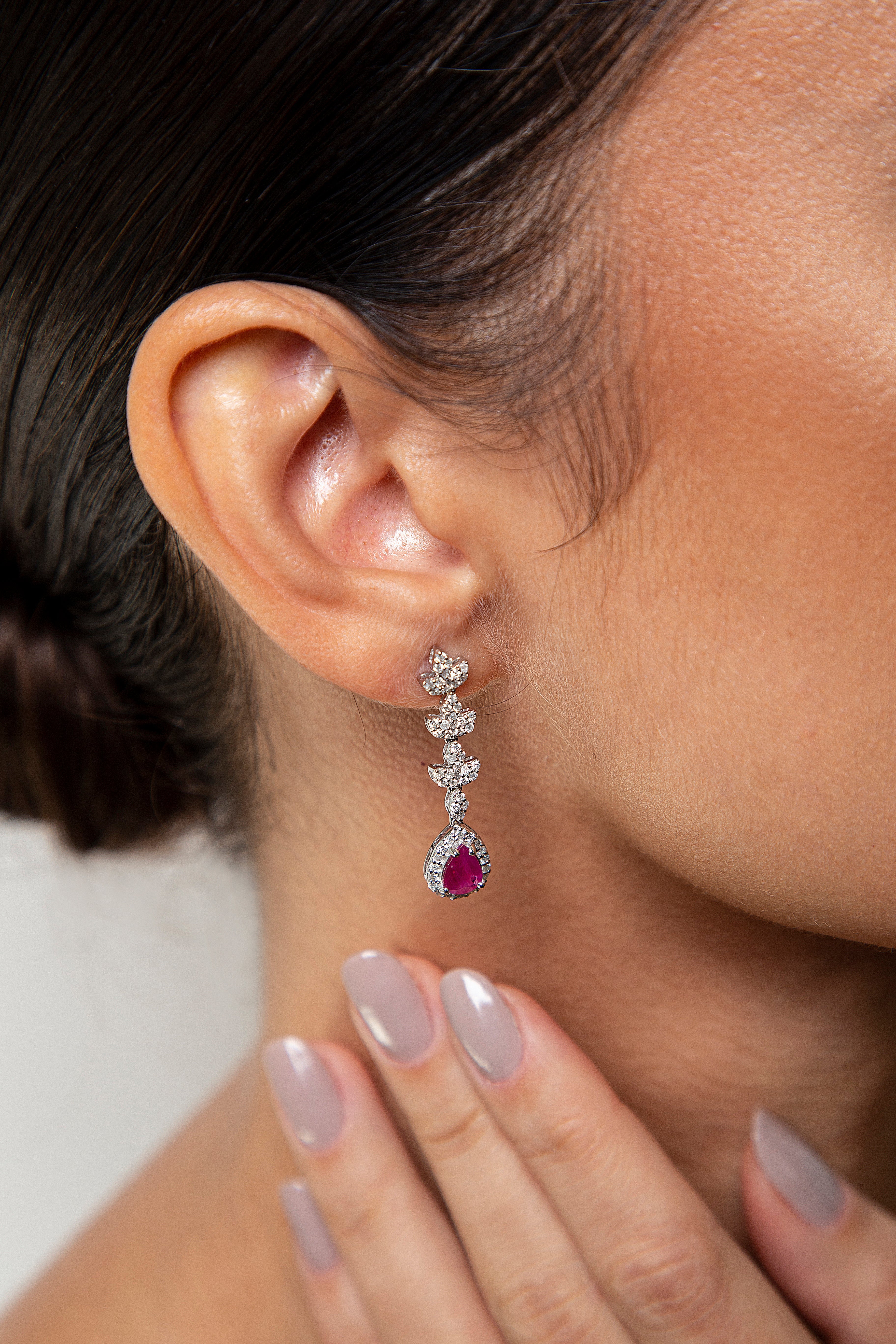 Aretes Largos / Colgantes Diamante Rubí Oro Blanco 14K 1.89 ct.