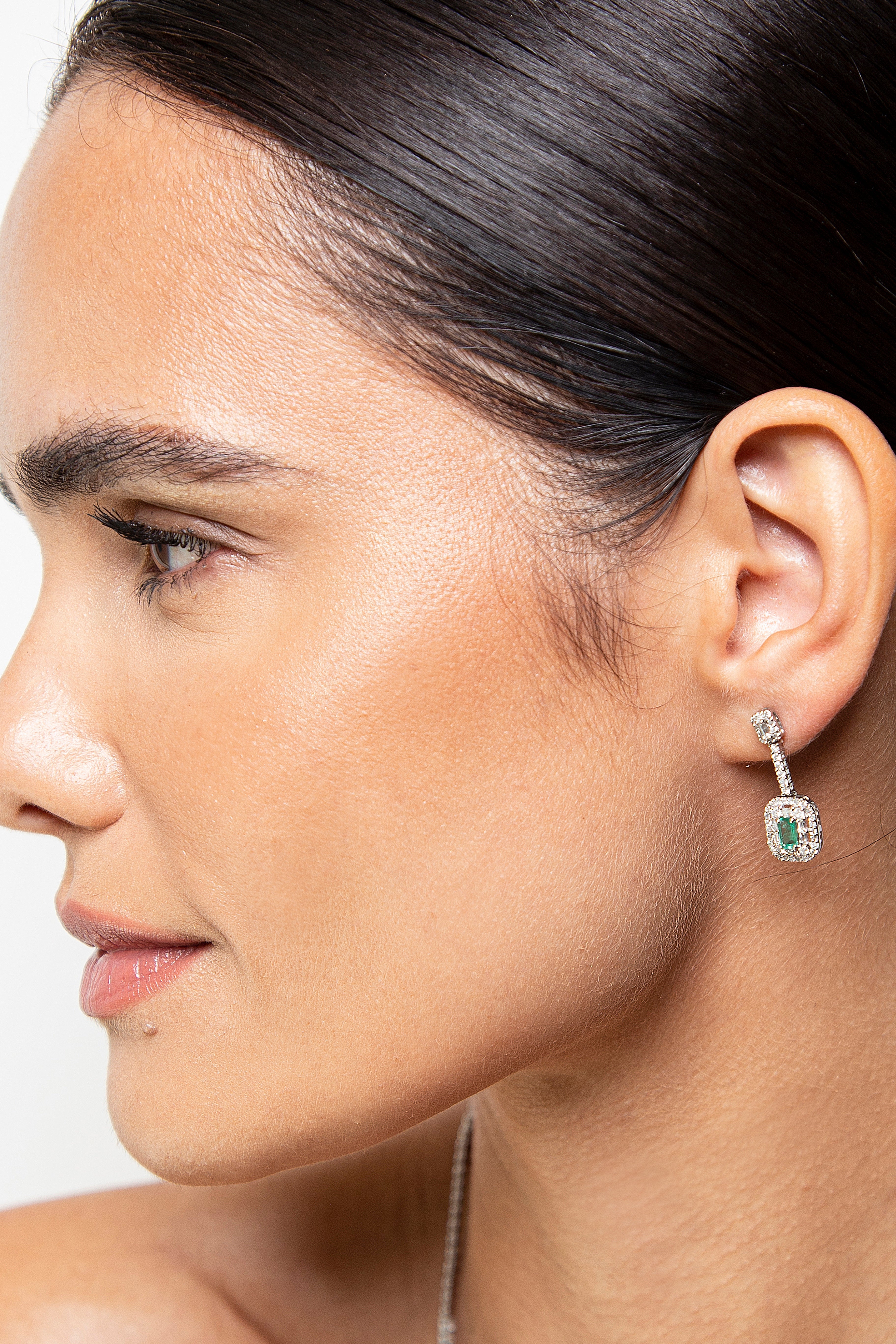 Aretes Largos / Colgantes Diamante Esmeralda Oro Blanco 14K 1.49 ct.