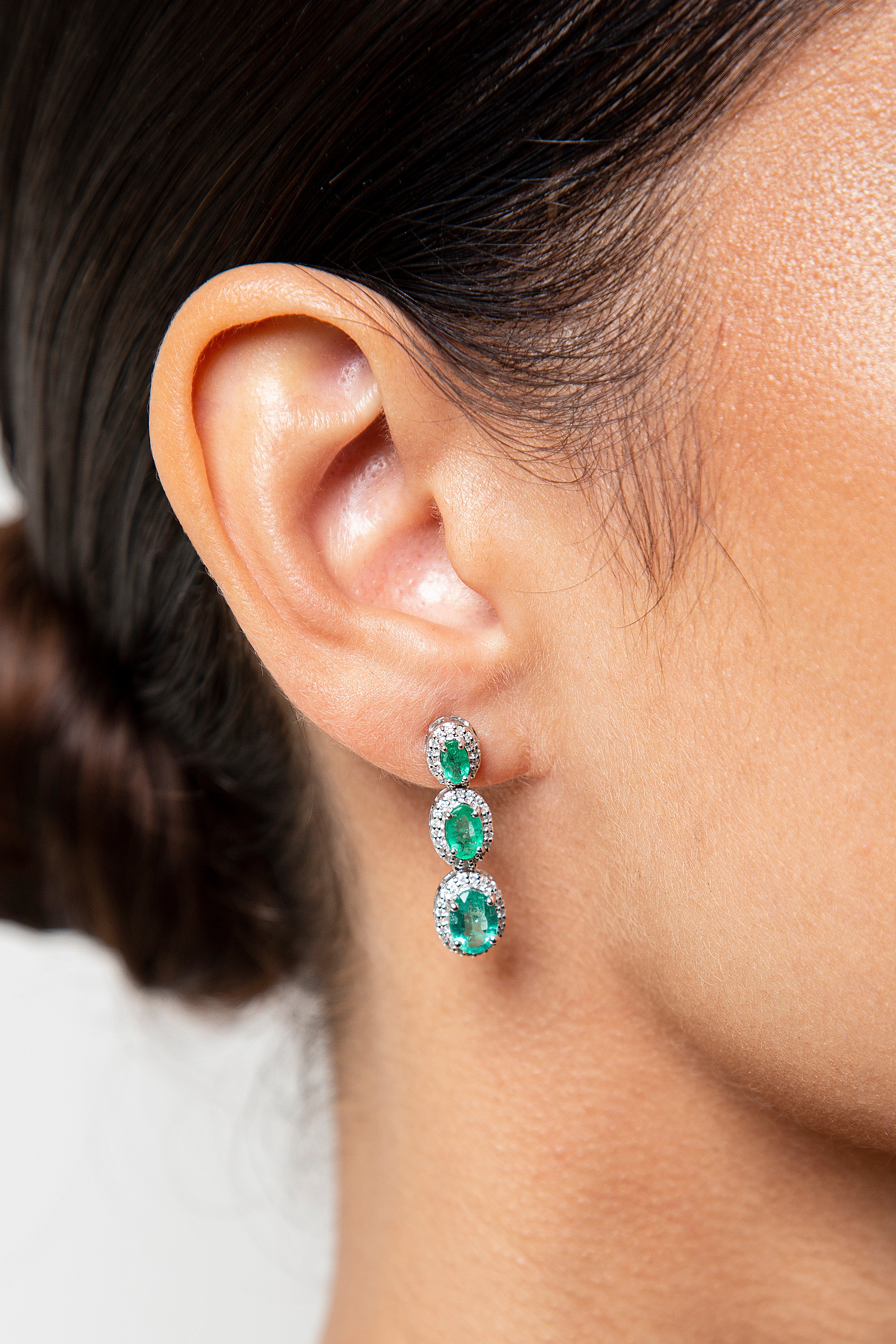 Aretes Largos / Colgantes Diamante Esmeralda Oro Blanco 14K 3.19 ct.