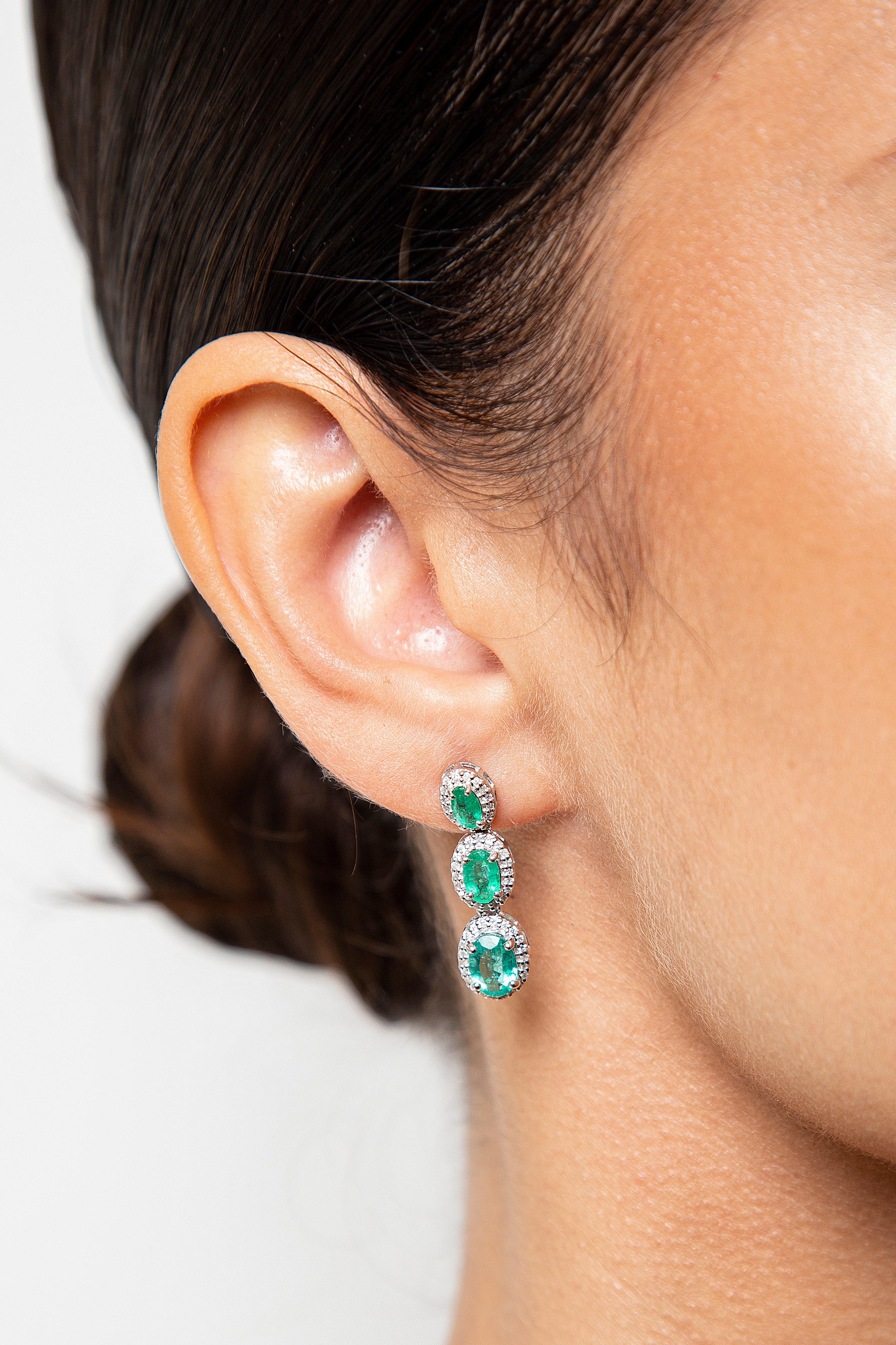 Aretes Largos / Colgantes Diamante Esmeralda Oro Blanco 14K 3.19 ct.