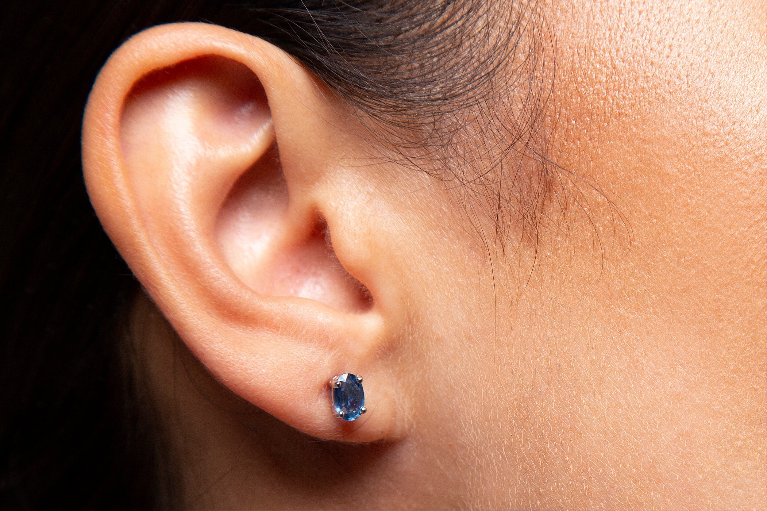 Aretes Studs Diamante Rubí Esmeralda Zafiro Oro Blanco 14K ct.