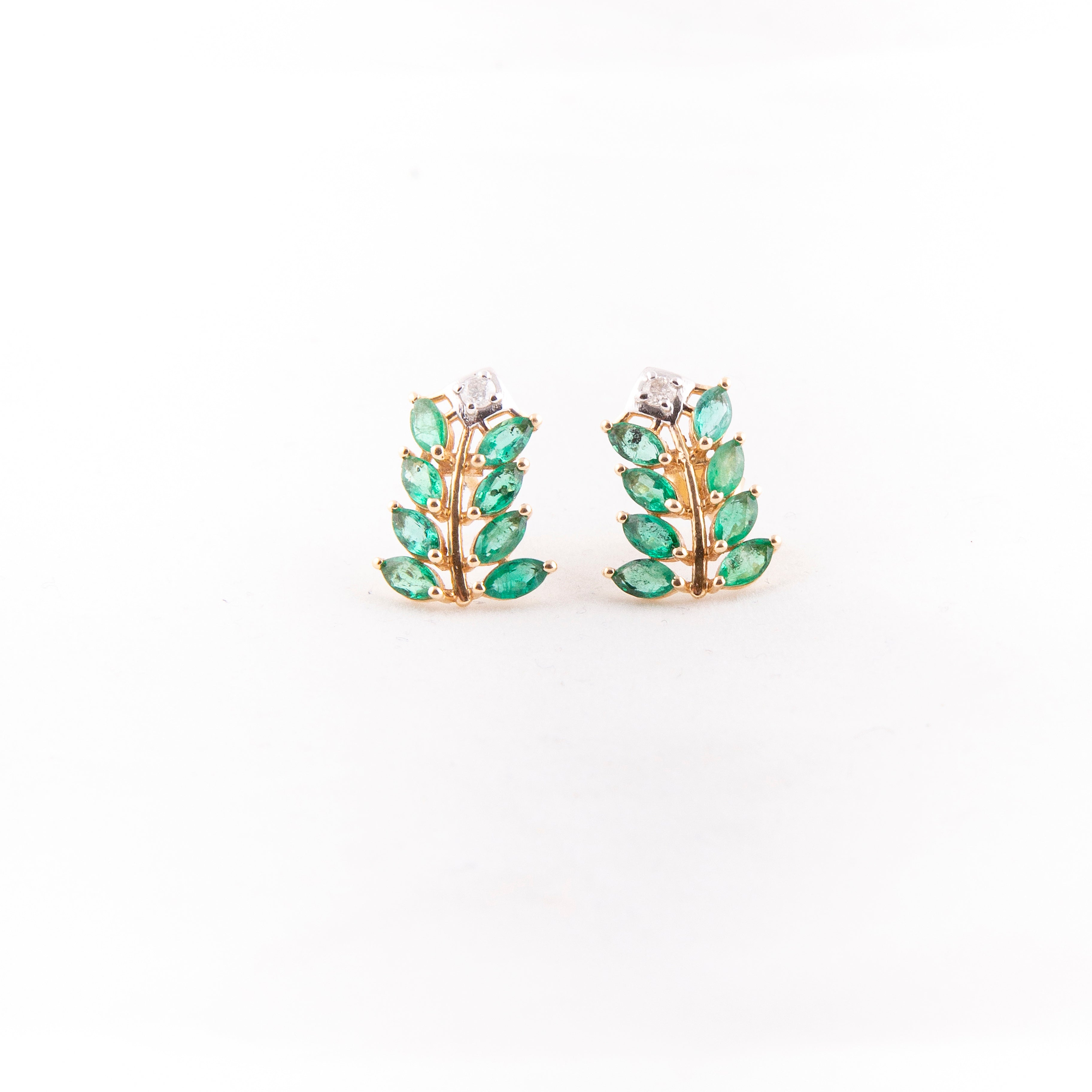 Aretes Flor Diamante Esmeralda Oro Amarillo 14K 1.65 ct.