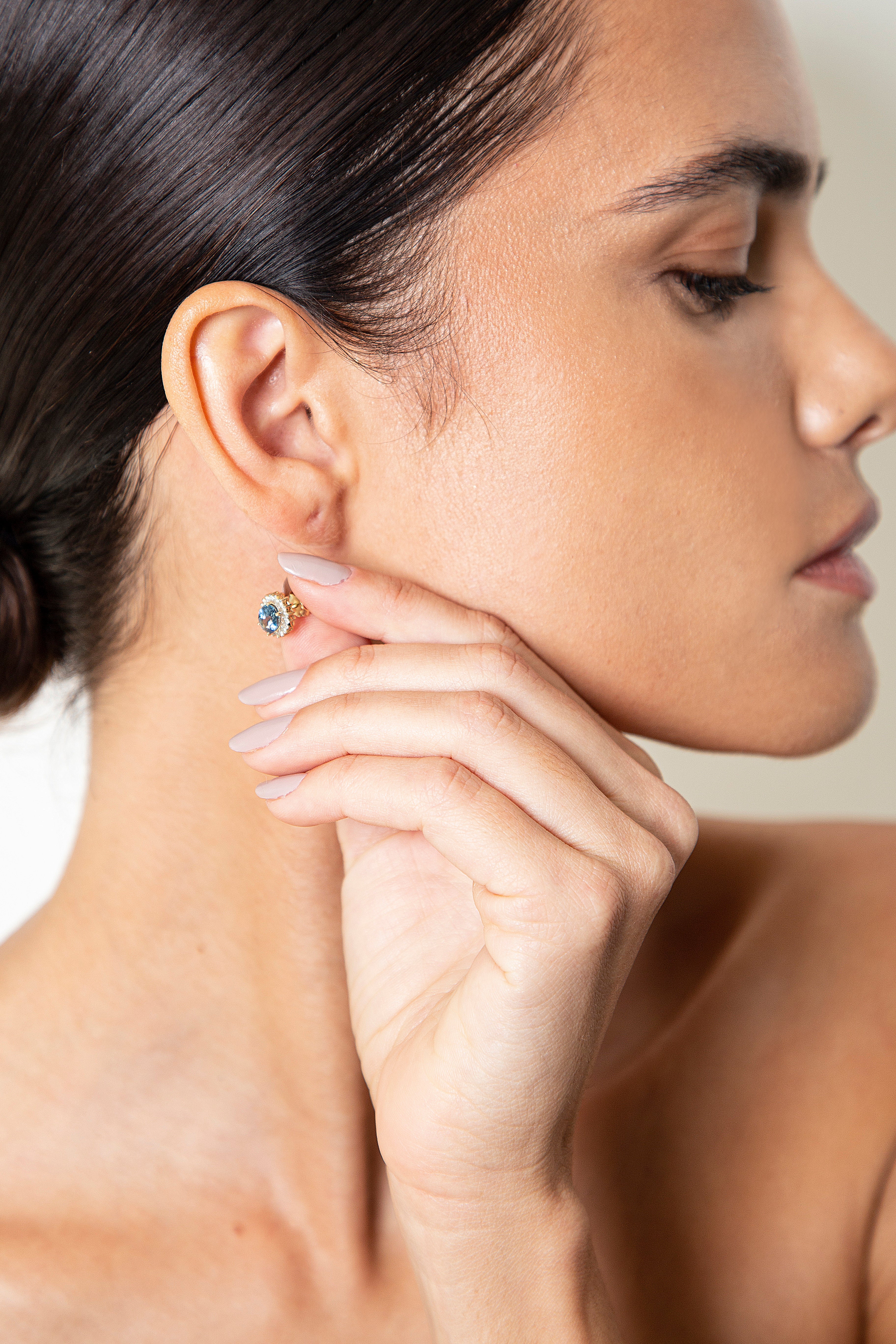 Aretes Studs Halo Diamante Zafiro Oro Amarillo 14K 2.53 ct.