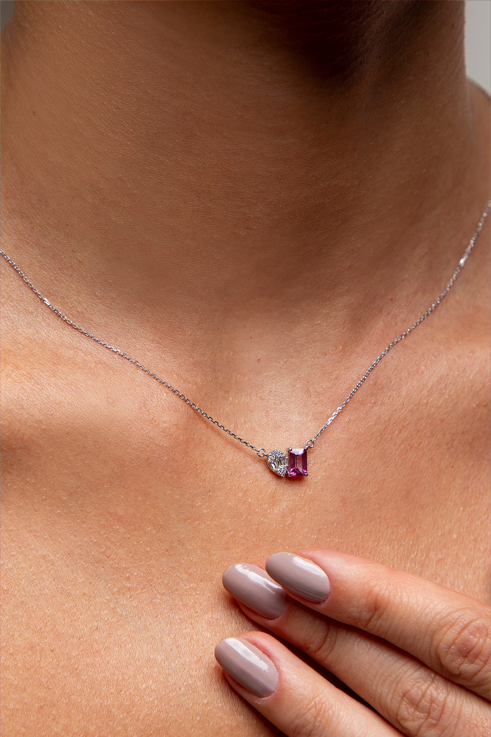 Collar Dije Diamante Zafiro Rosa Oro Blanco 14K 0.84 ct.