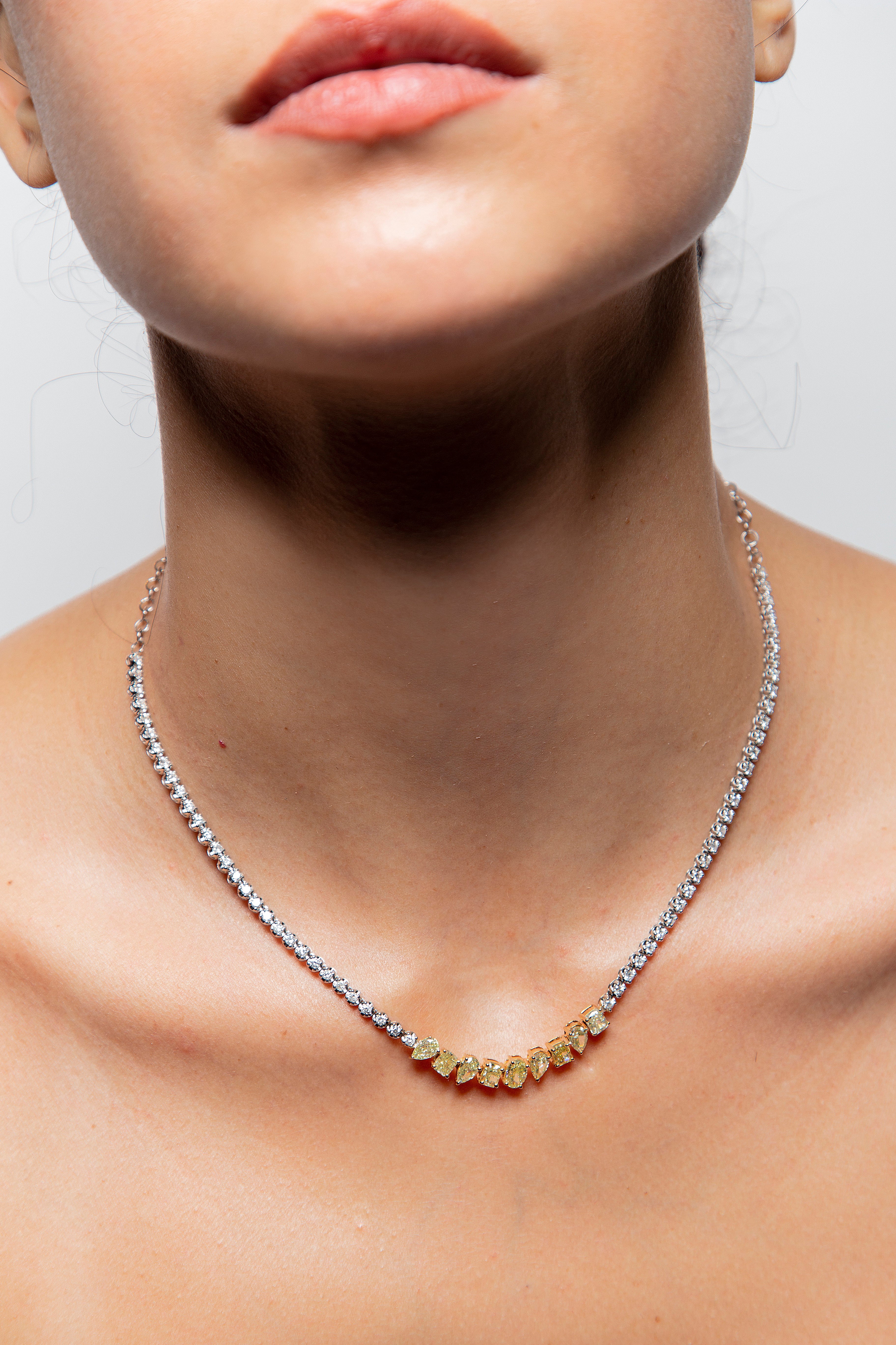 Collar Multi Shape Diamante Oro Blanco 14K 5.09 ct.