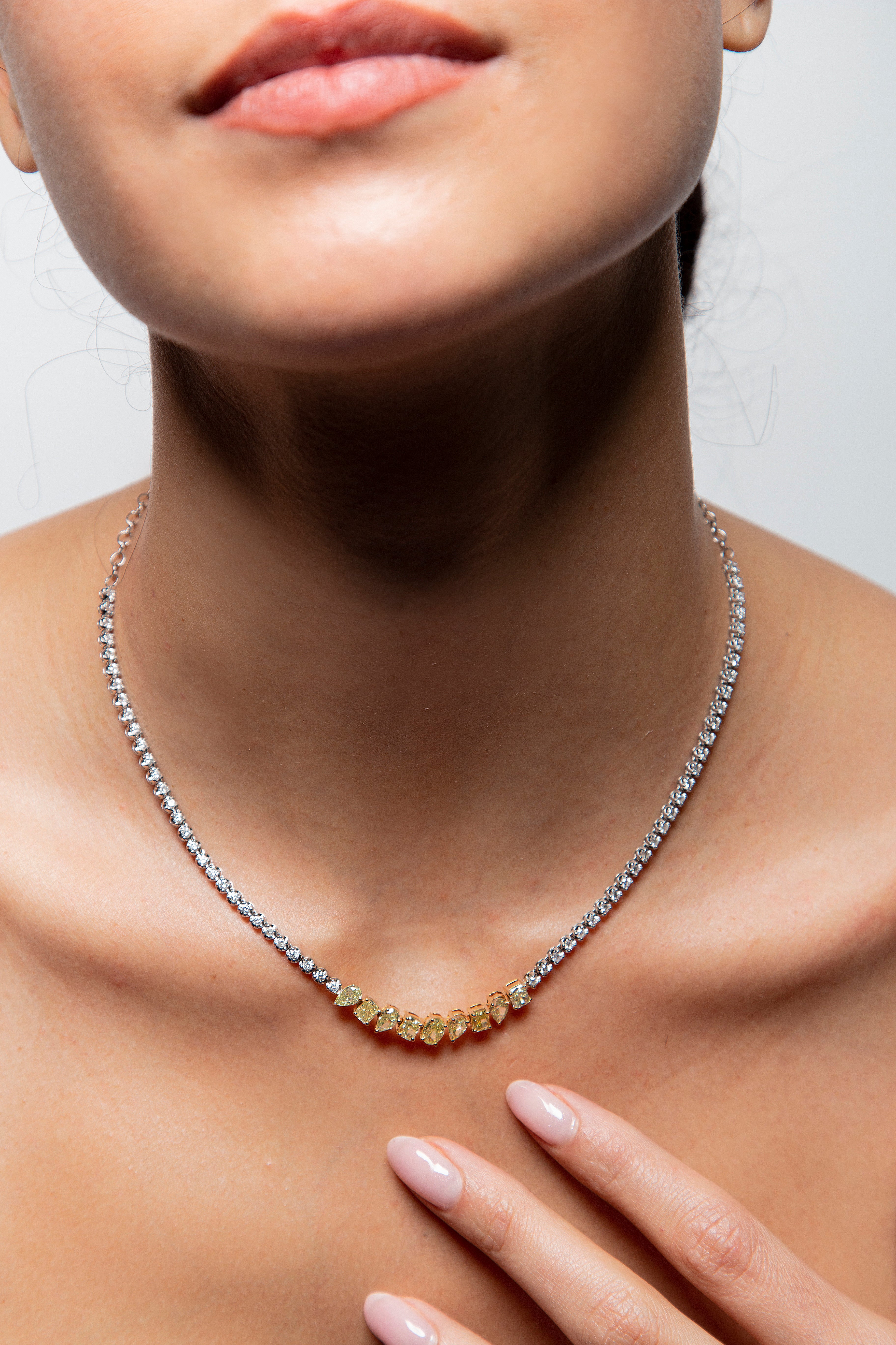 Collar Multi Shape Diamante Oro Blanco 14K 5.09 ct.