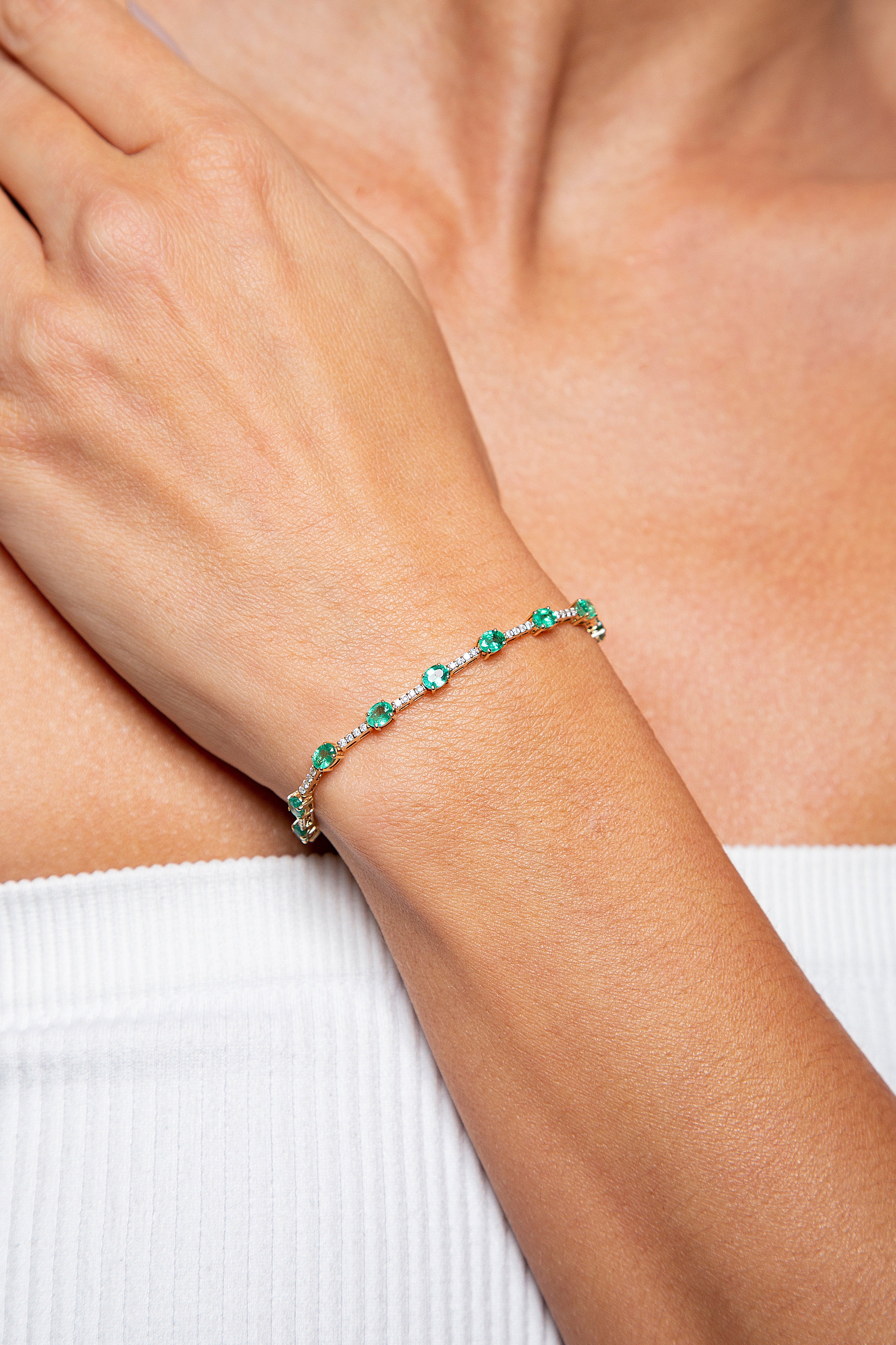 Pulsera Diamante Esmeralda Oro Amarillo 14K 3.67 ct.