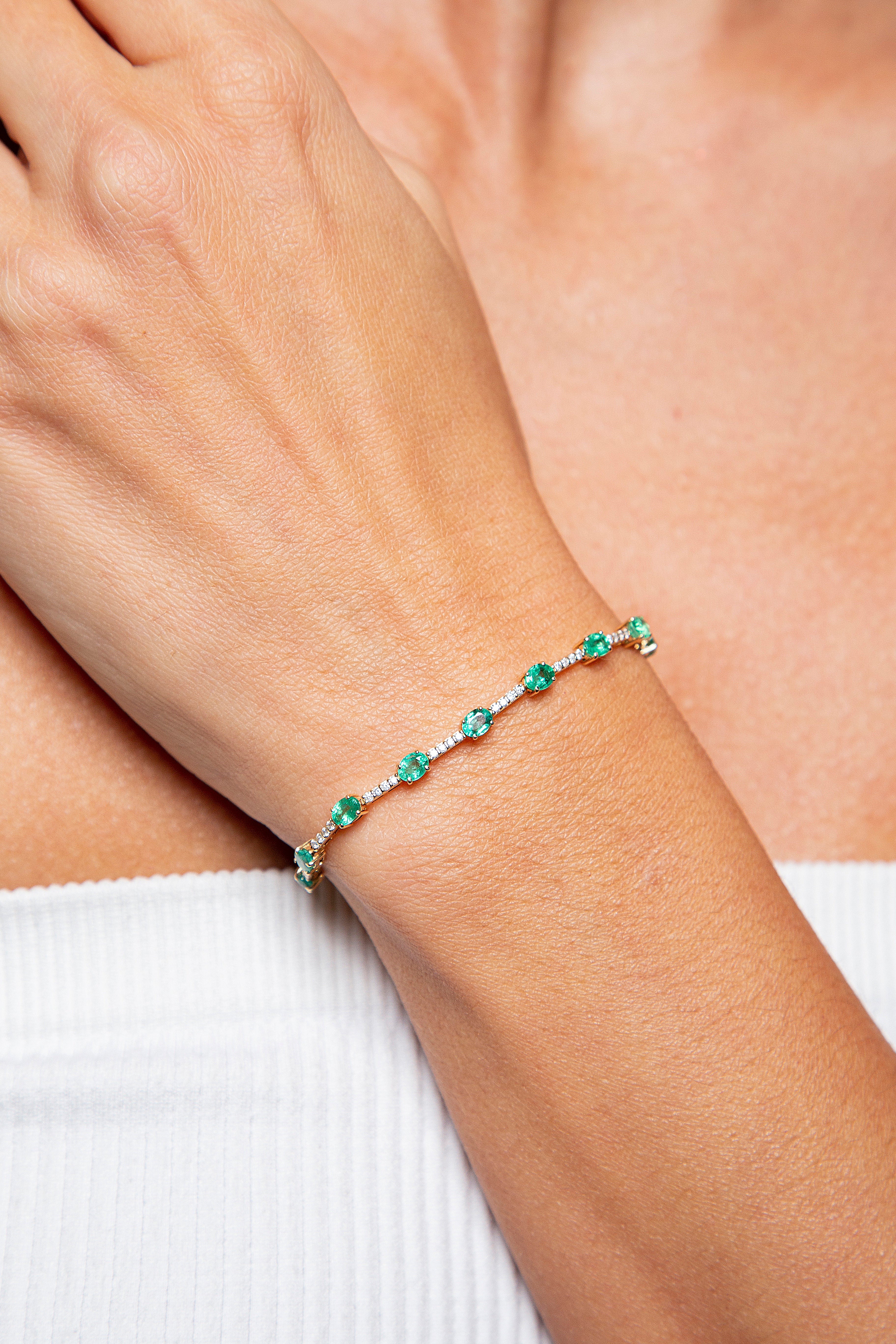 Pulsera Diamante Esmeralda Oro Amarillo 14K 3.67 ct.