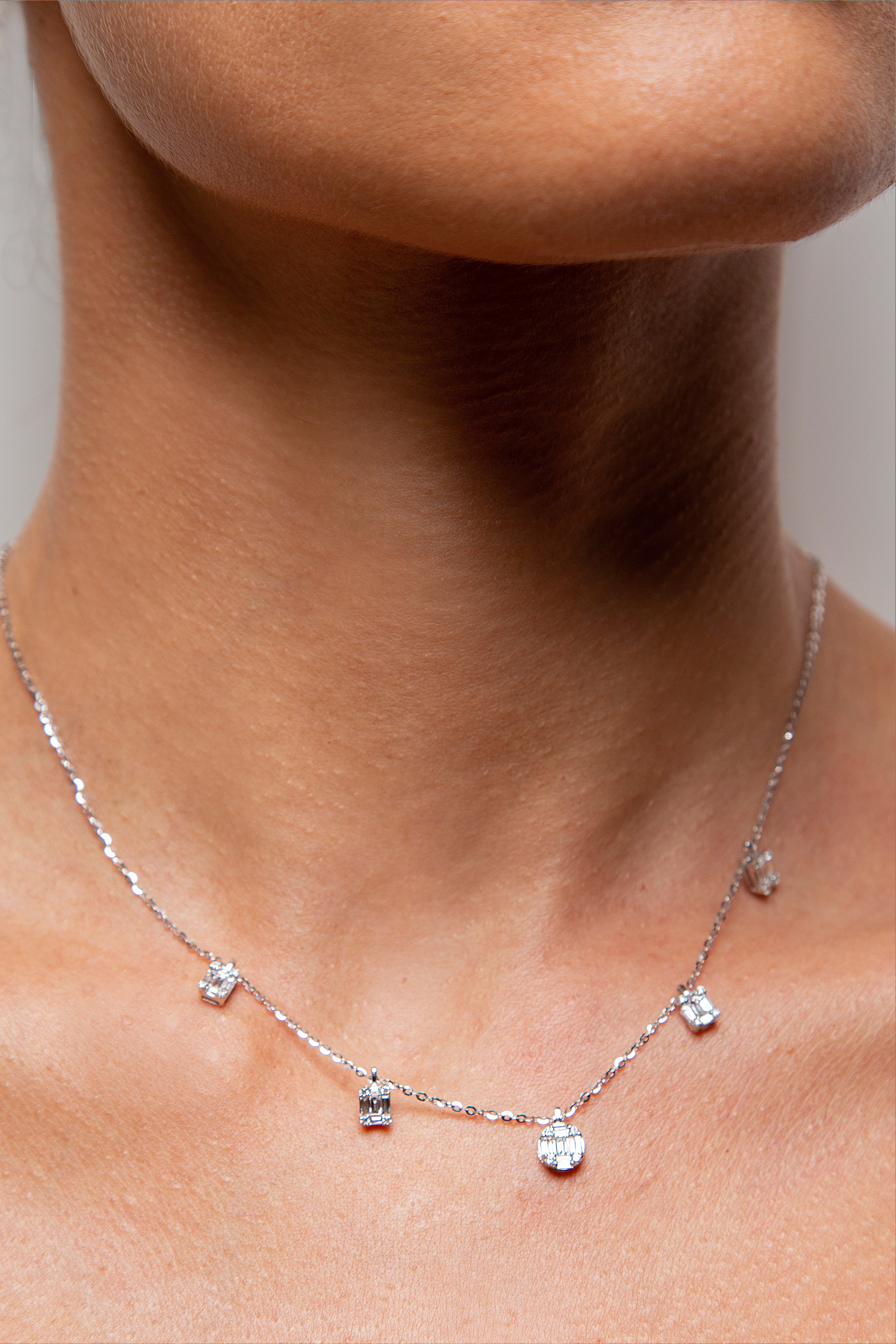 Collar Estaciones Diamante Oro Blanco 18K 0.65 ct.