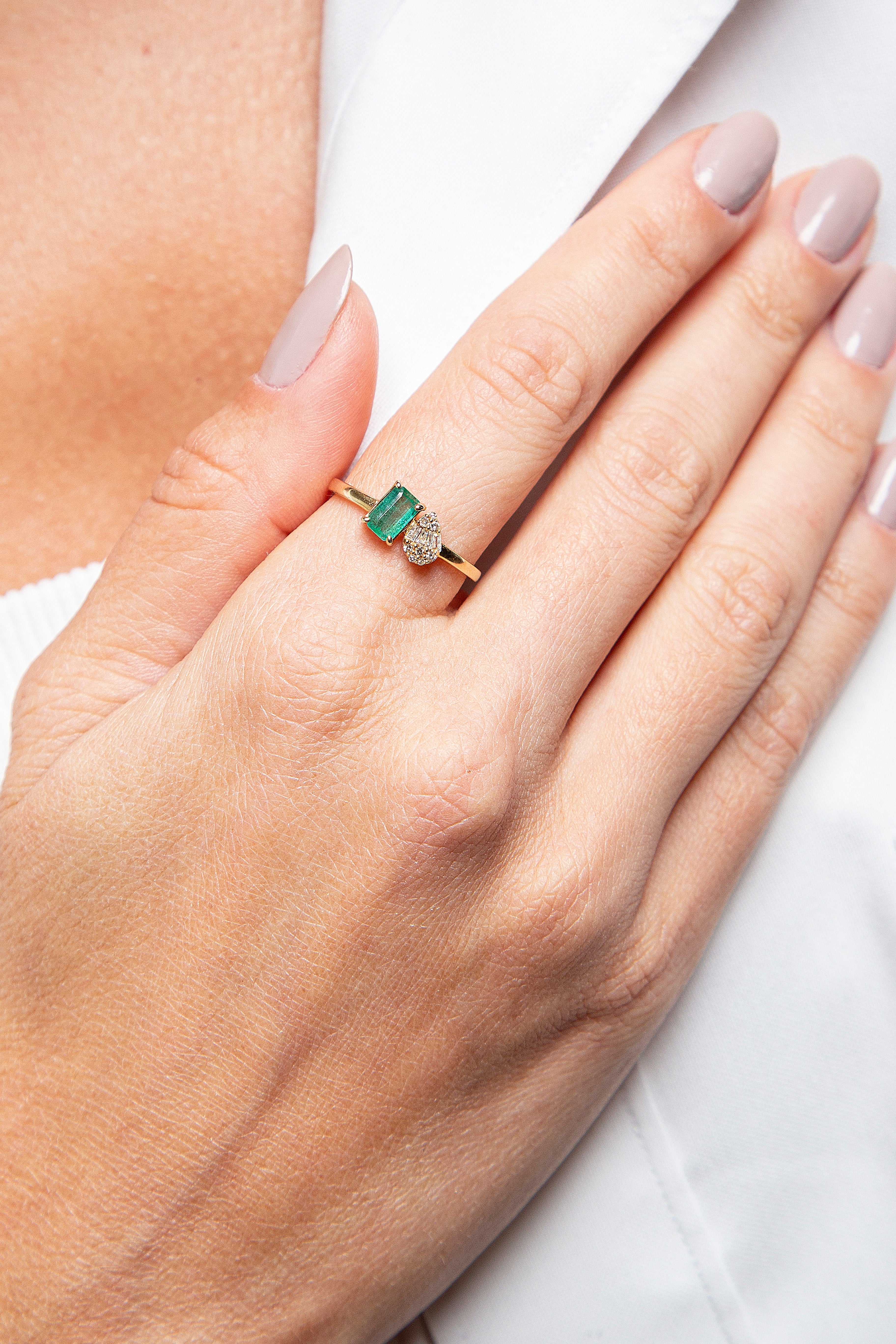 Anillo Diamante Esmeralda Oro Amarillo 14K 0.57 ct.