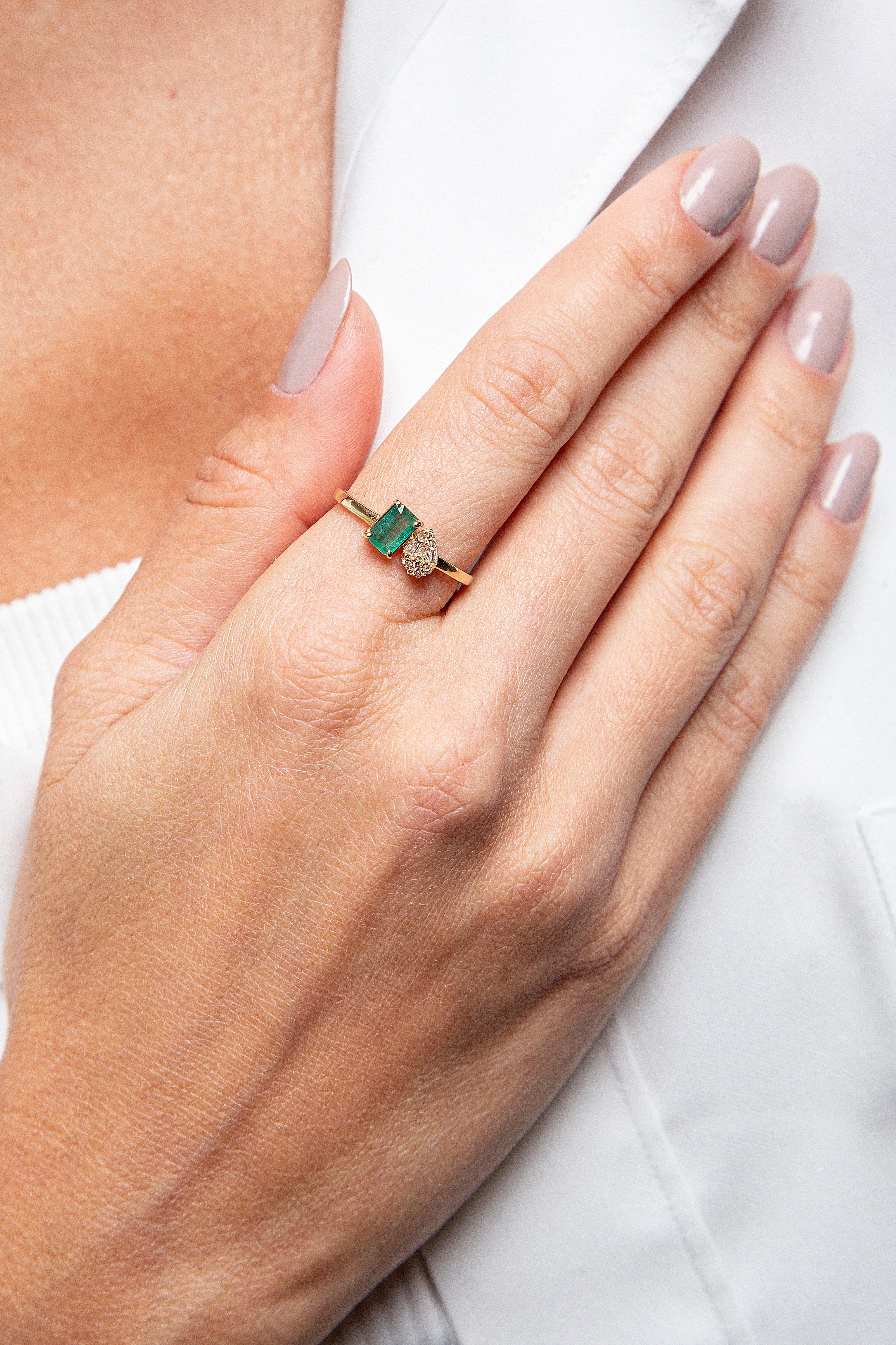 Anillo Diamante Esmeralda Oro Amarillo 14K 0.57 ct.