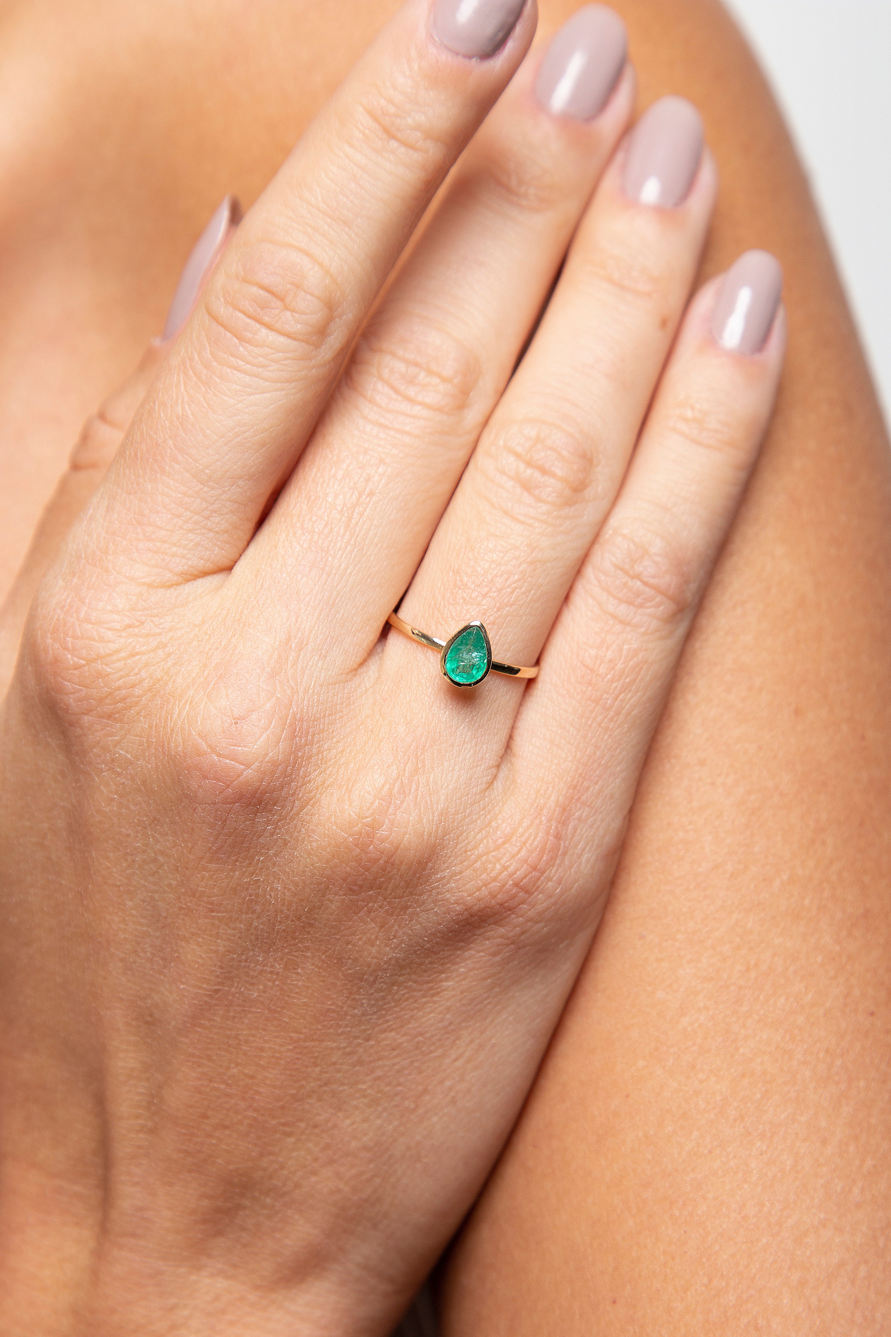 Anillo Solitario Esmeralda Oro Amarillo 14K 0.34 ct.