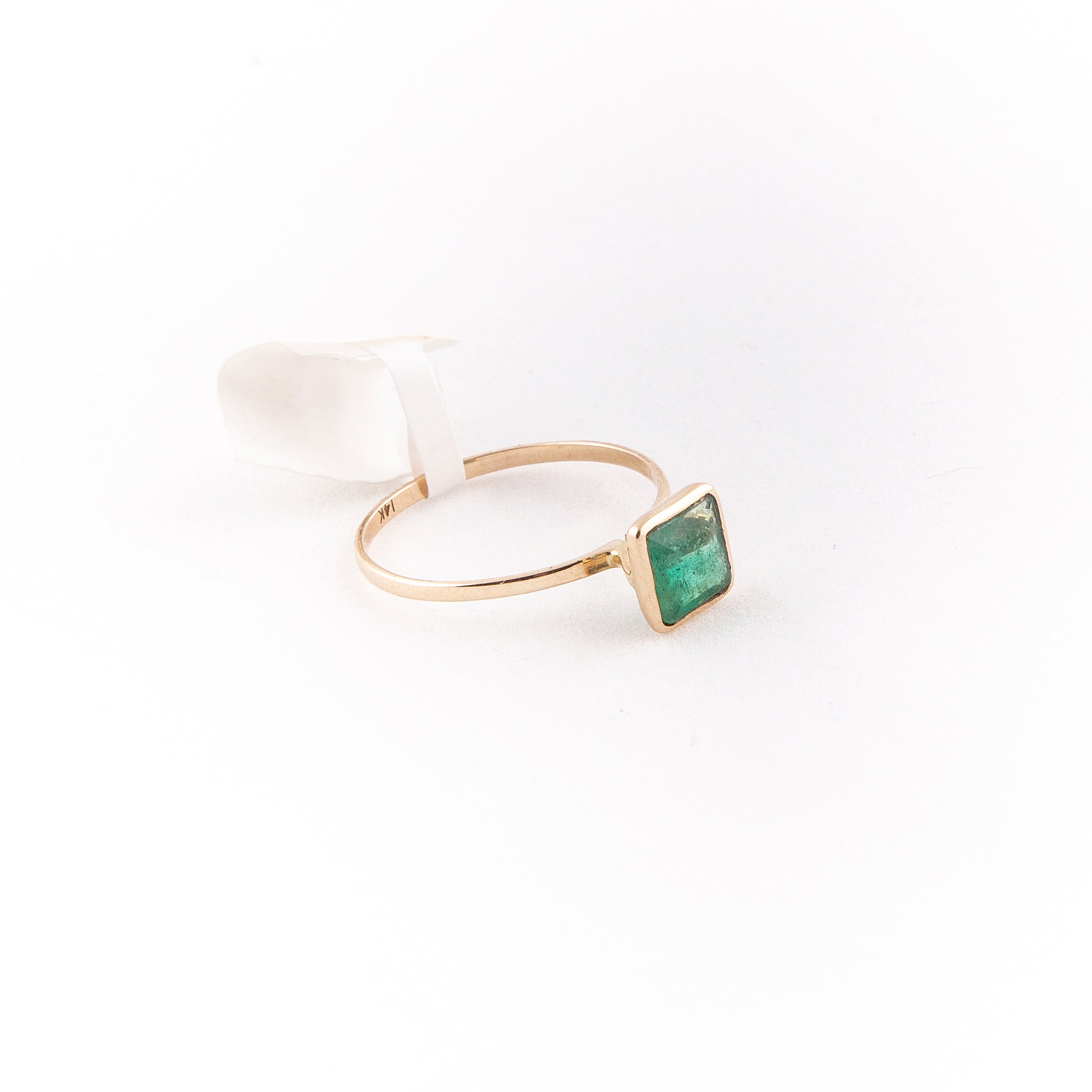 Anillo Solitario Esmeralda Oro Amarillo 14K 0.9 ct.