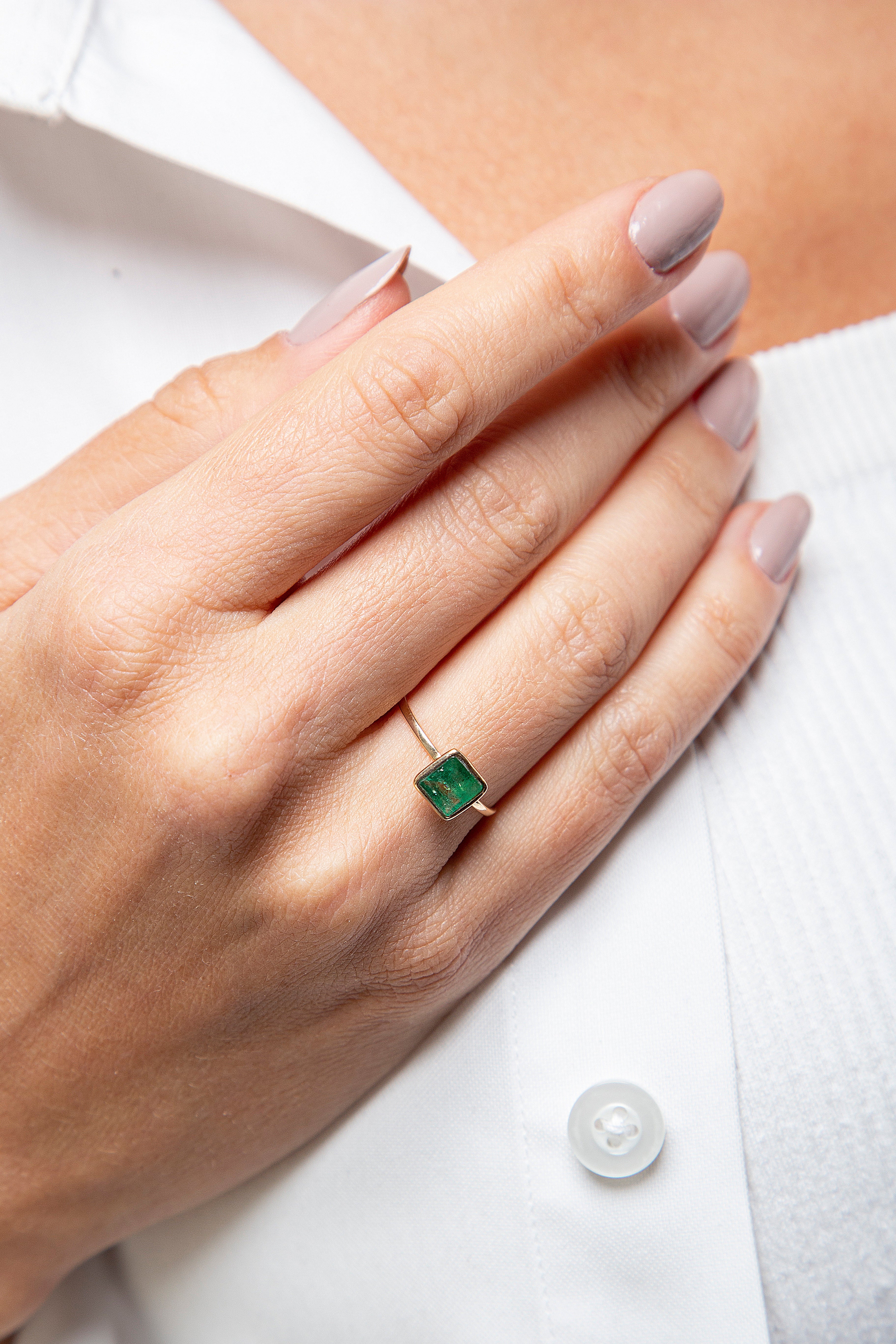 Anillo Solitario Esmeralda Oro Amarillo 14K 1.05 ct.