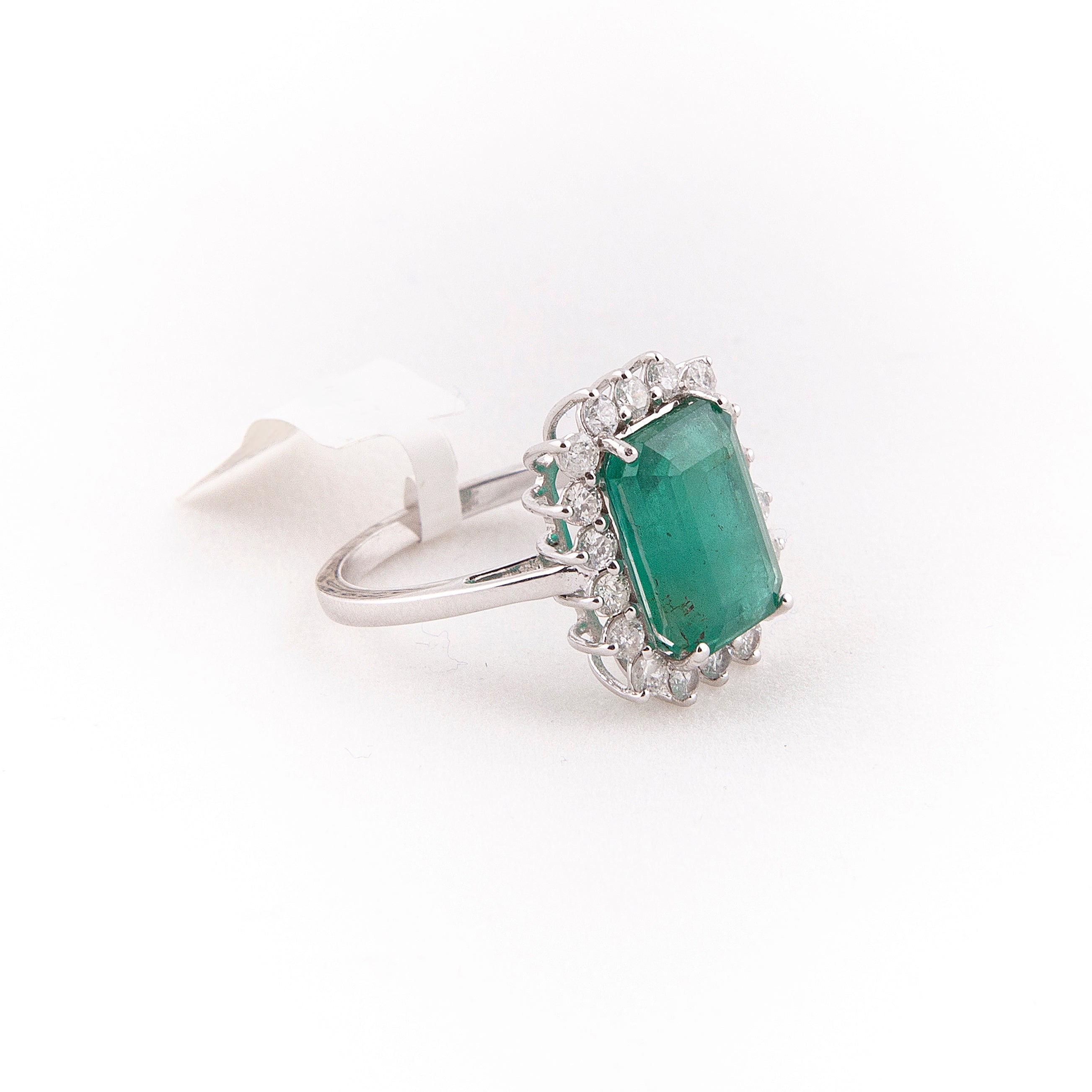 Anillo Halo Diamante Esmeralda Oro Blanco 18K 6.25 ct.