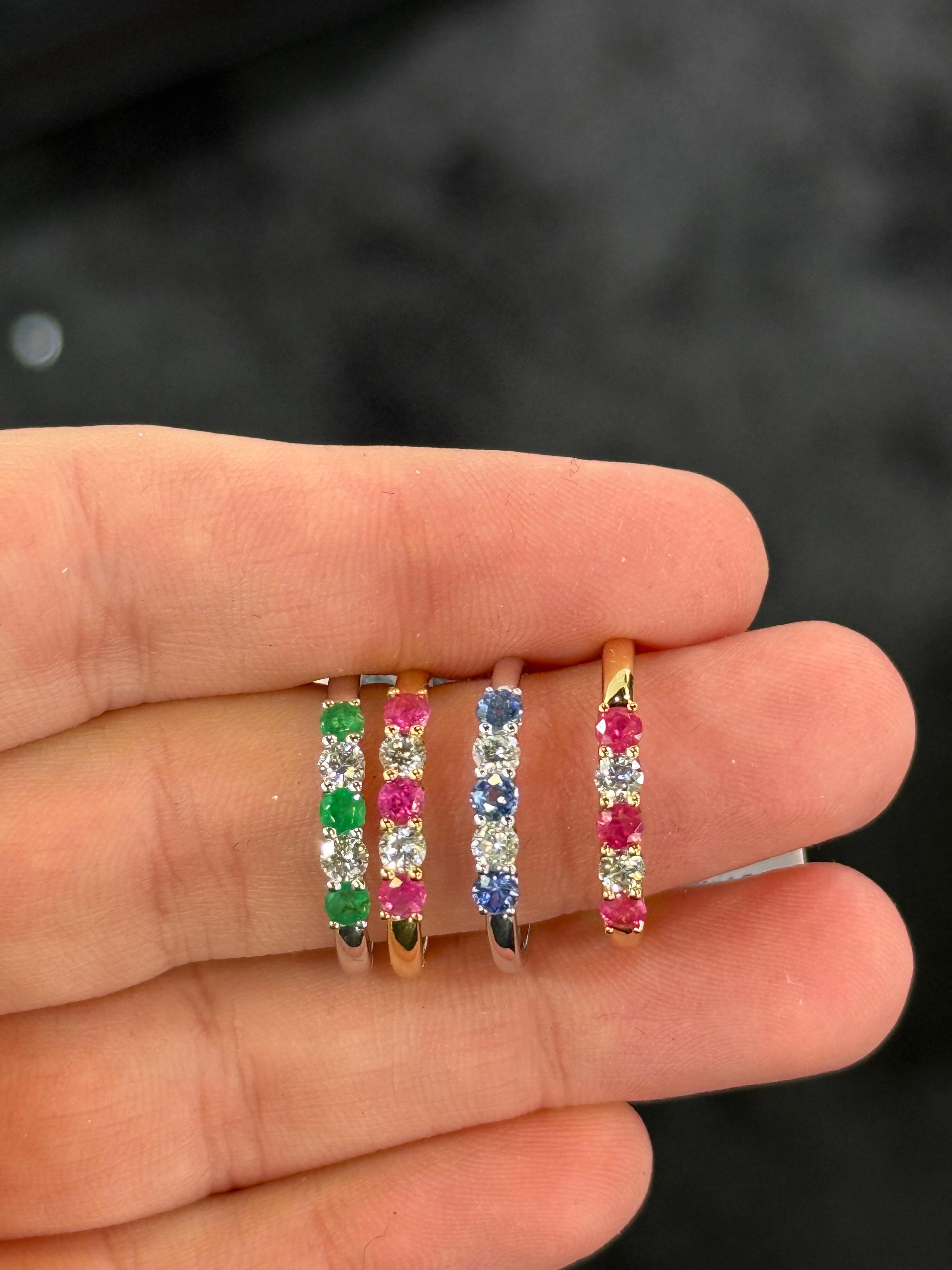 Anillo de Oro Amarillo 14K con Diamante, Esmeralda, Rubí y Zafiro