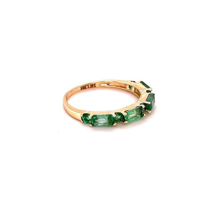 Anillo De Oro Amarillo De 14 Quilates Con Esmeralda 1.2 Ct.