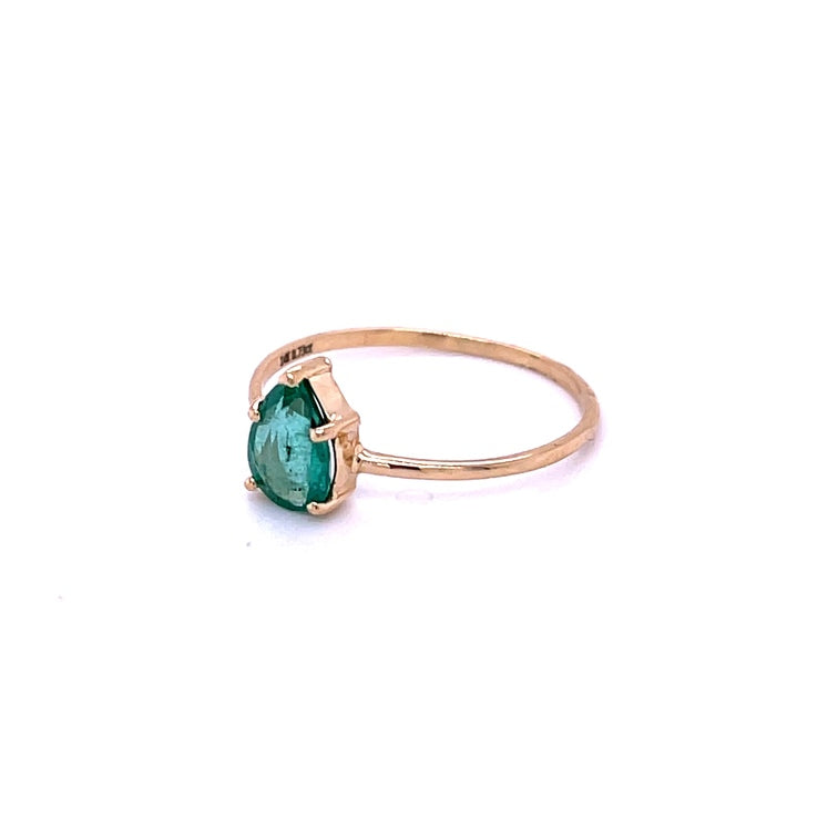 Anillo De Pera Esmeralda De Oro Amarillo De 14Kt 0.72 Ct.