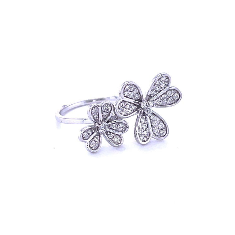 Anillo De Dos Flores Con Diamantes De Oro Blanco De 14 Kt 0.37 Ct.