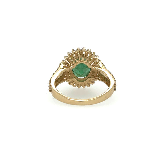 Anillo De Oro Amarillo Con Esmeralda Y Diamantes 3.57 Ct.